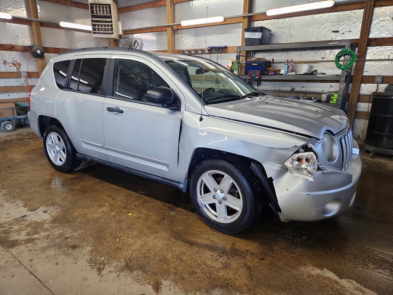 2010 Jeep Compass Sport Silver vin: 1J4NT1FB8AD625326
