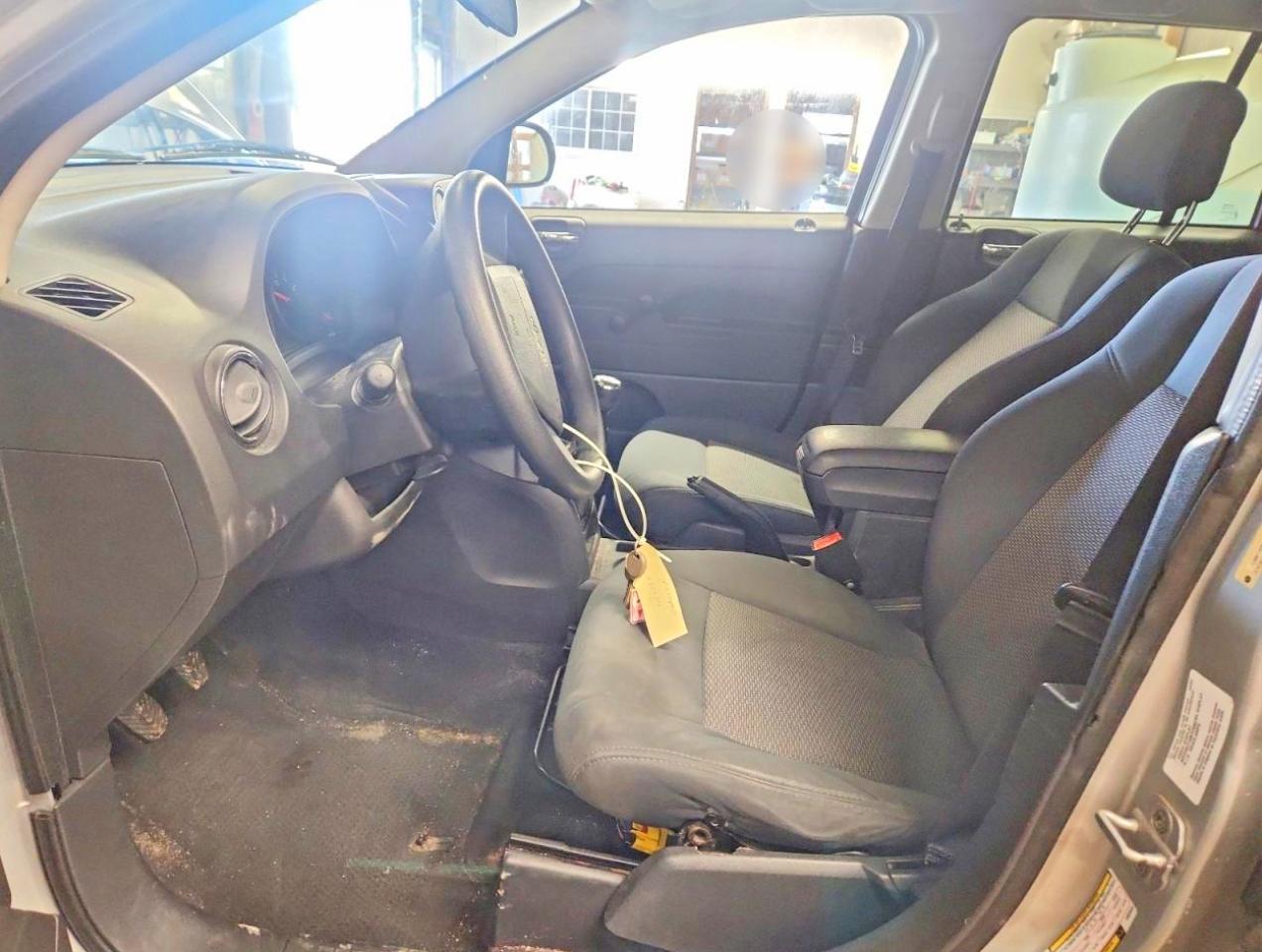 2010 Jeep Compass Sport Silver vin: 1J4NT1FB8AD625326