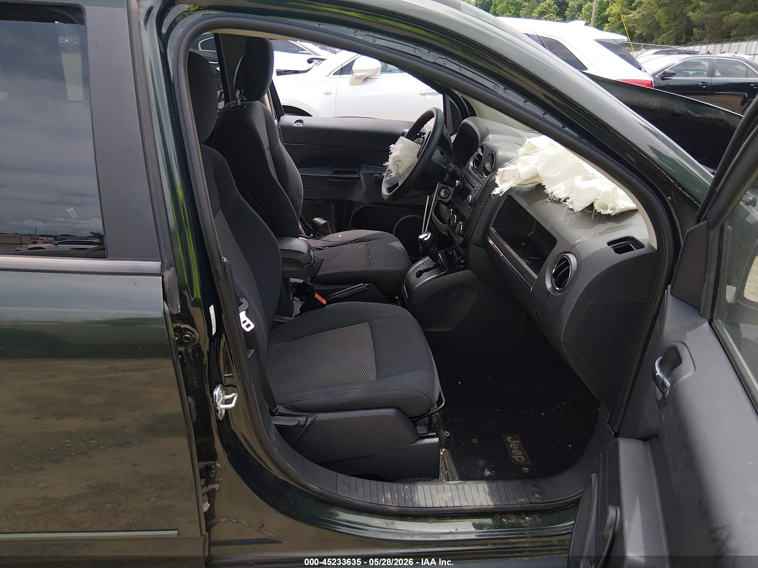 2010 Jeep Compass Sport Green vin: 1J4NT1FBXAD676858