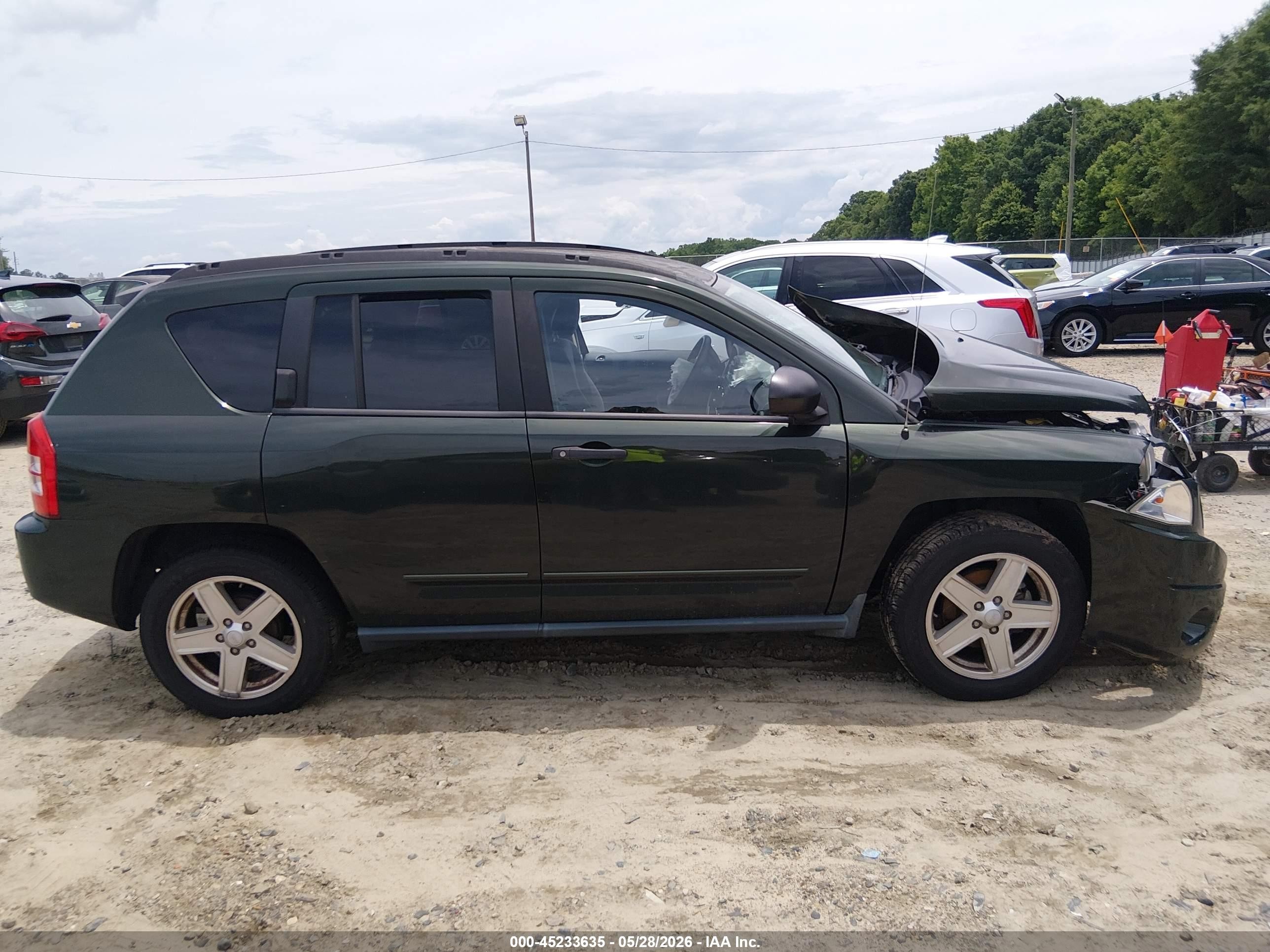 2010 Jeep Compass Sport Green vin: 1J4NT1FBXAD676858