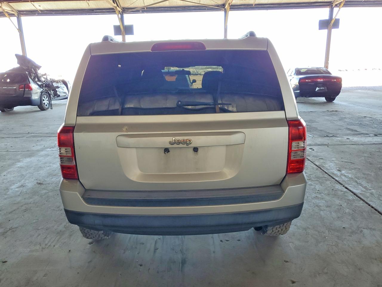 2011 Jeep Patriot Gray vin: 1J4NT1GA0BD284219