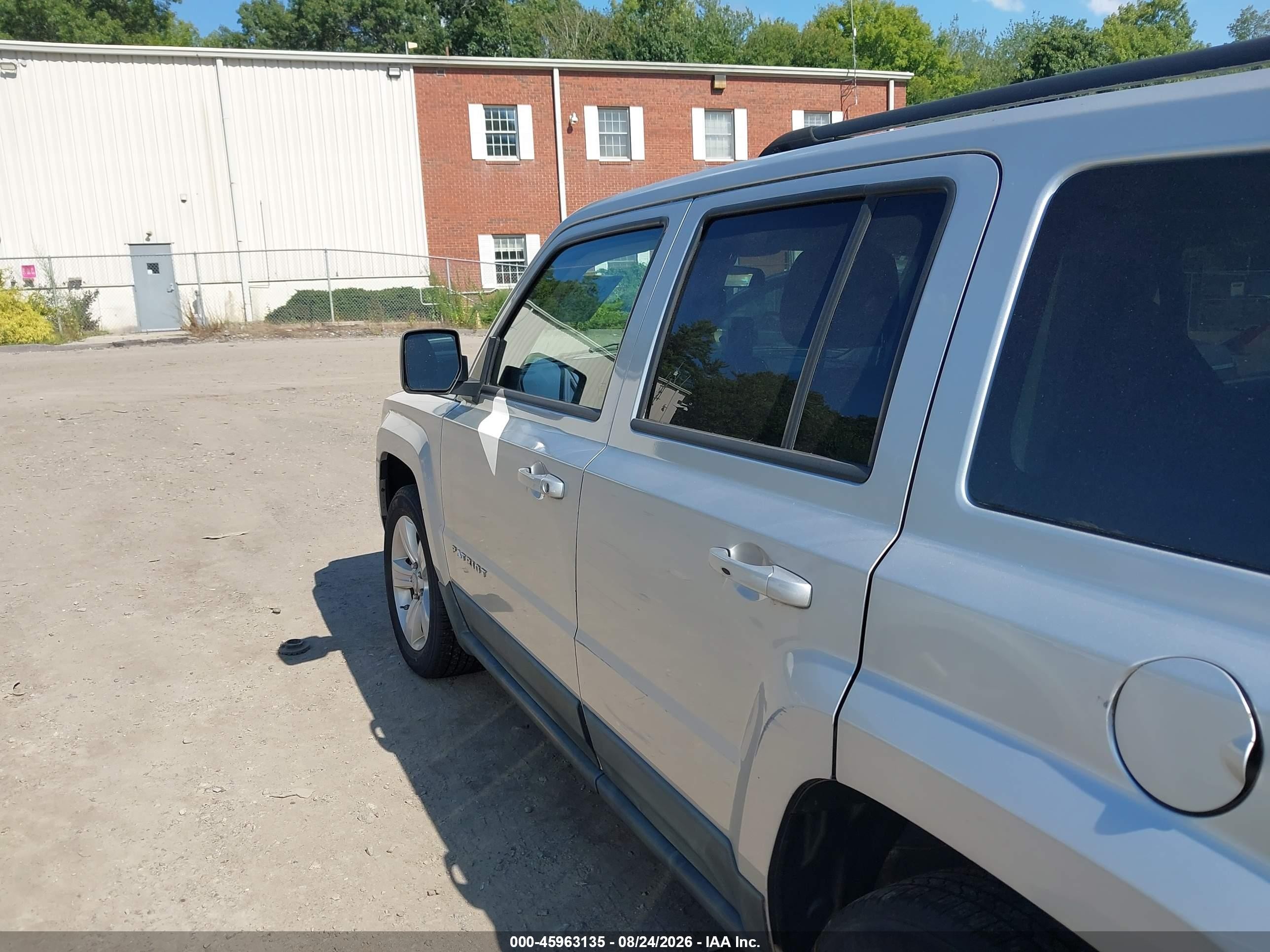 2011 Jeep Patriot Sport Серебряный vin: 1J4NT1GA1BD132336