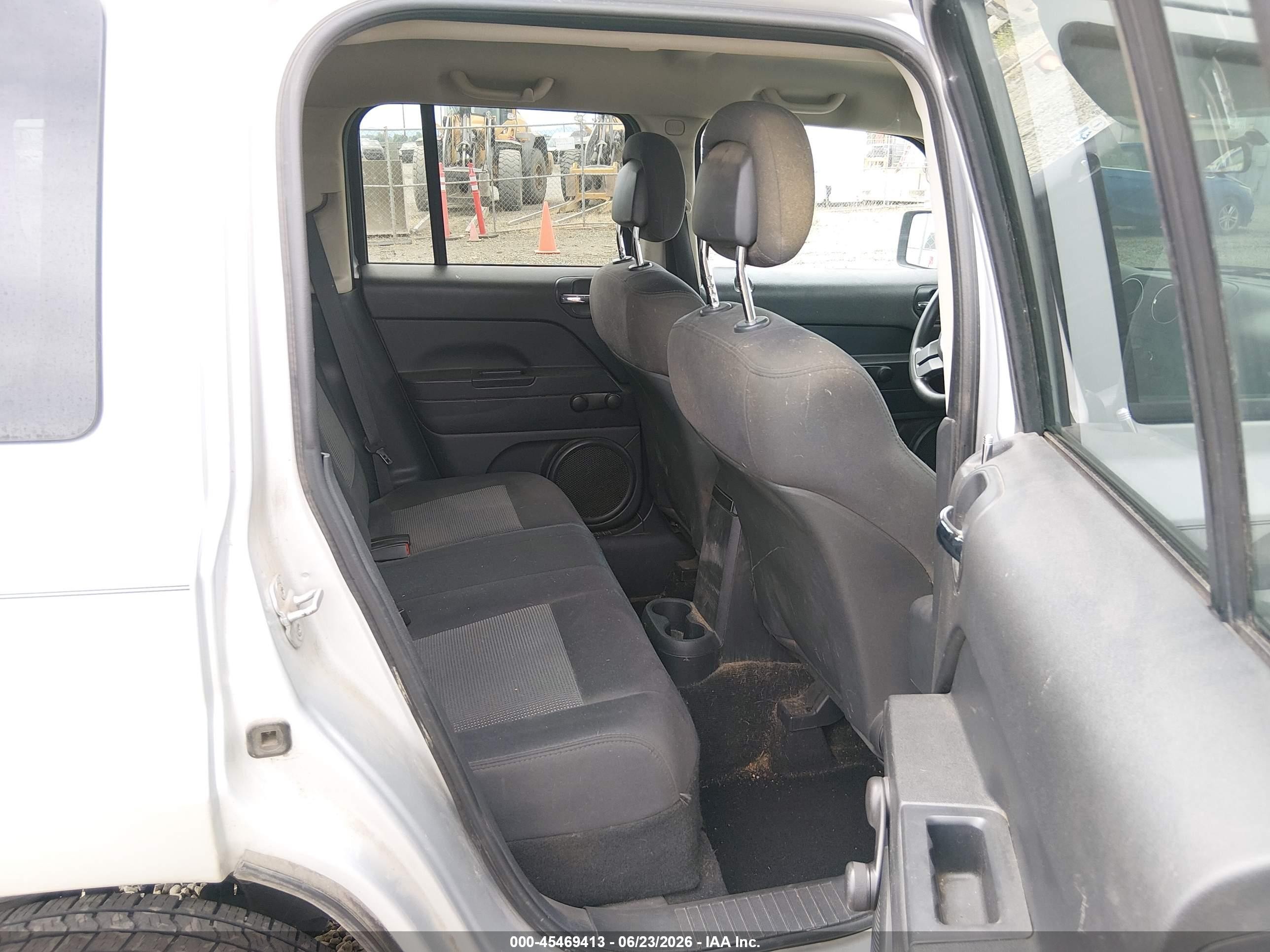 2011 Jeep Patriot Sport Серебряный vin: 1J4NT1GA3BD129485