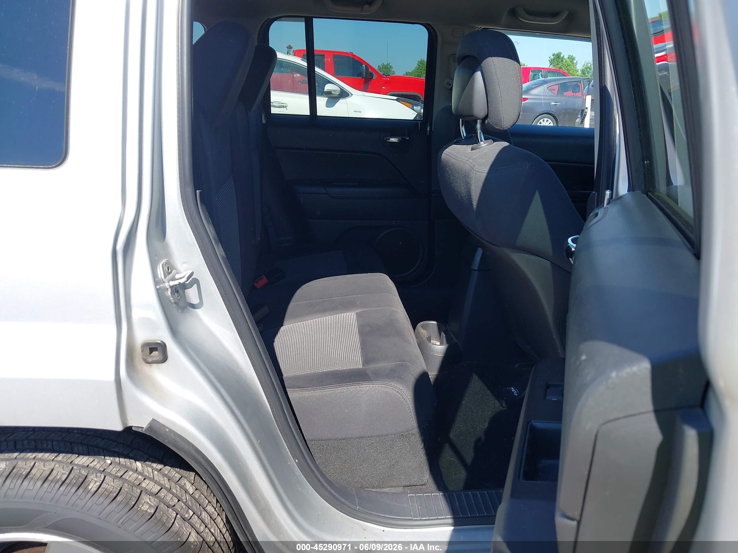 2011 Jeep Patriot Sport Silver vin: 1J4NT1GA4BD124893
