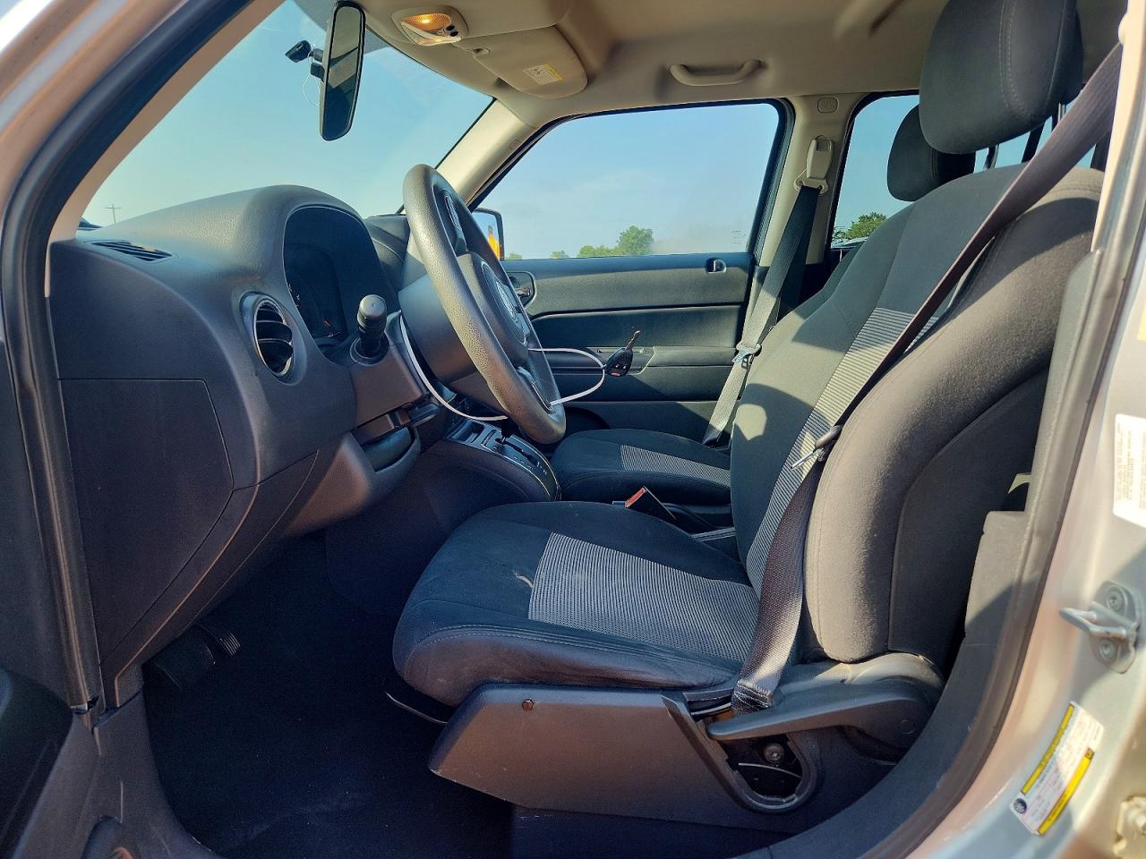 2011 Jeep Patriot Sport Silver vin: 1J4NT1GA4BD196824