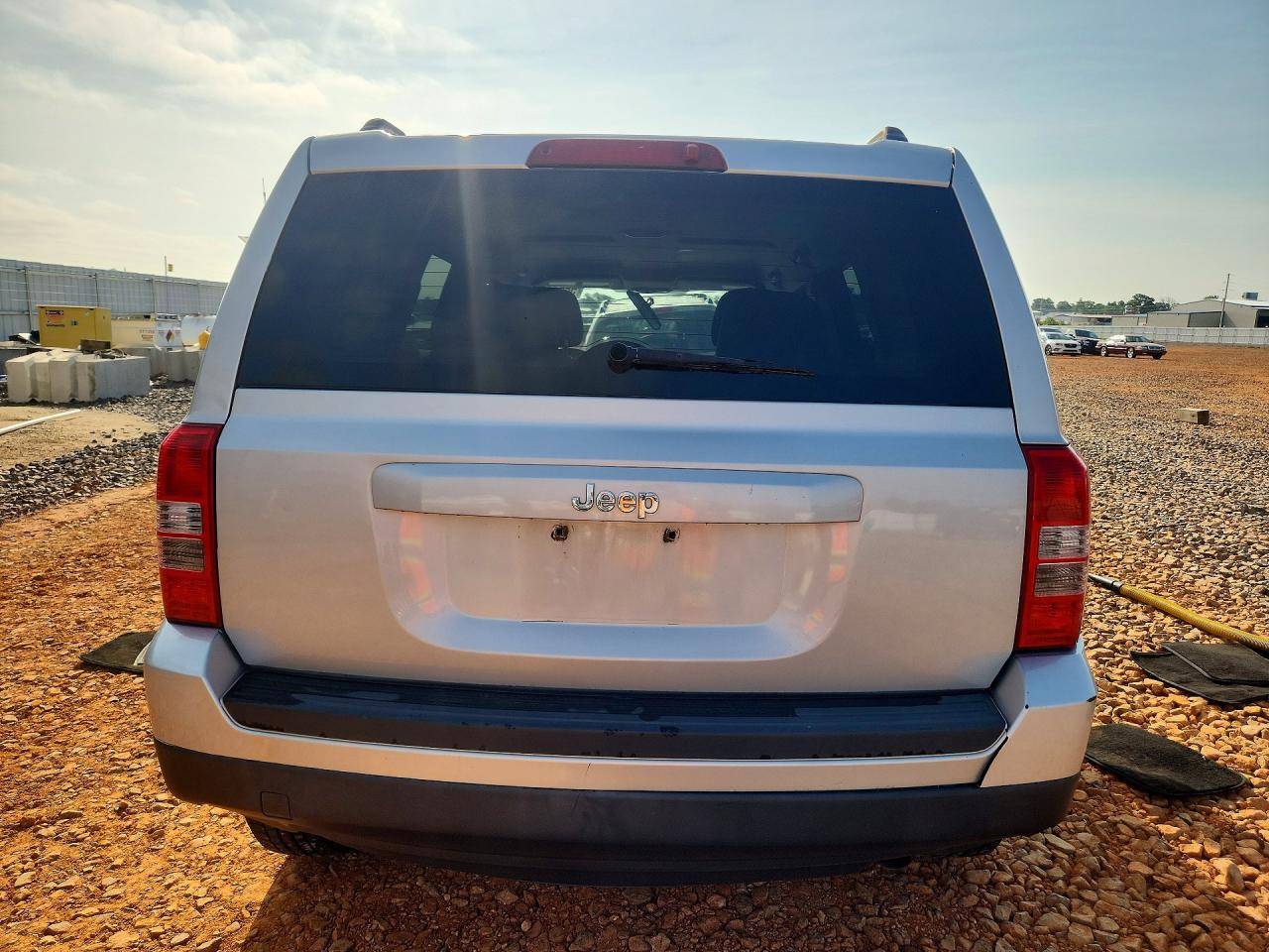 2011 Jeep Patriot Sport Silver vin: 1J4NT1GA4BD196824
