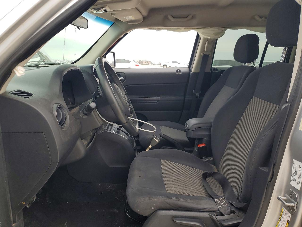 2011 Jeep Patriot Sport Серебряный vin: 1J4NT1GA4BD205232