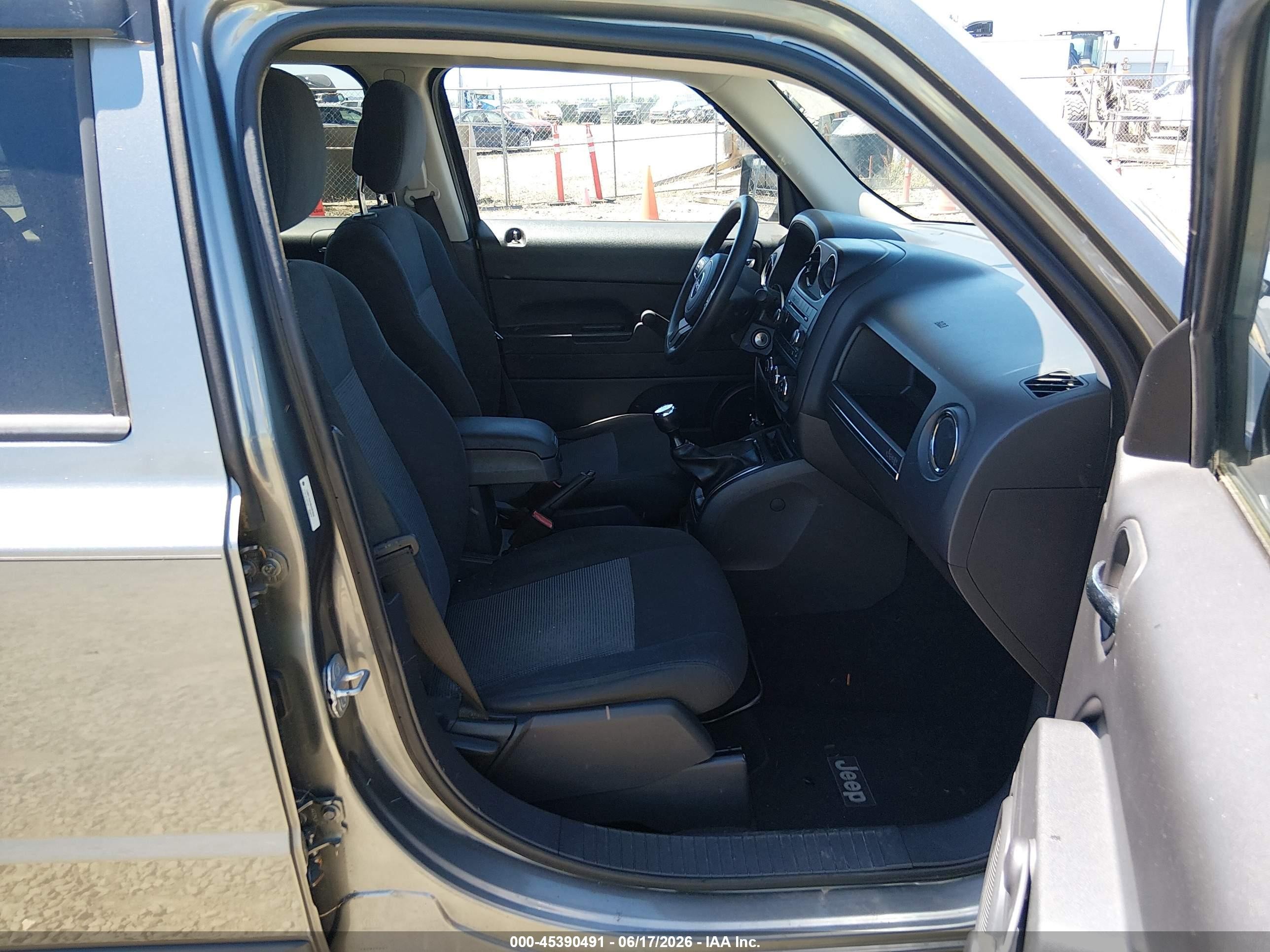 2011 Jeep Patriot Sport Gray vin: 1J4NT1GA4BD287852