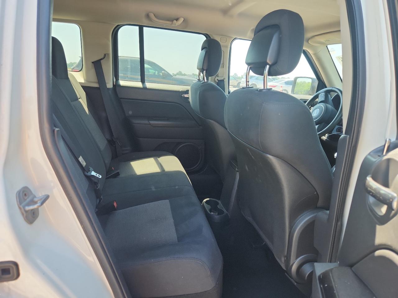 2011 Jeep Patriot Sport White vin: 1J4NT1GA6BD132445