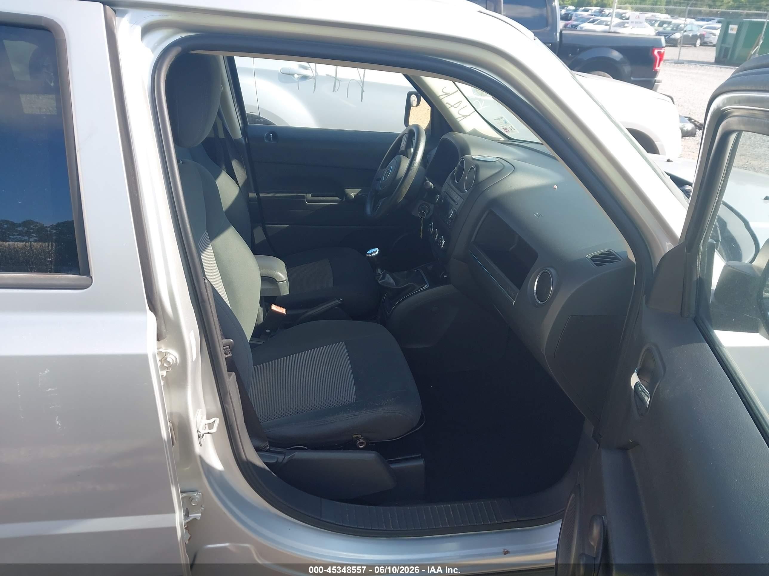 2011 Jeep Patriot Sport Gray vin: 1J4NT1GA8BD142636
