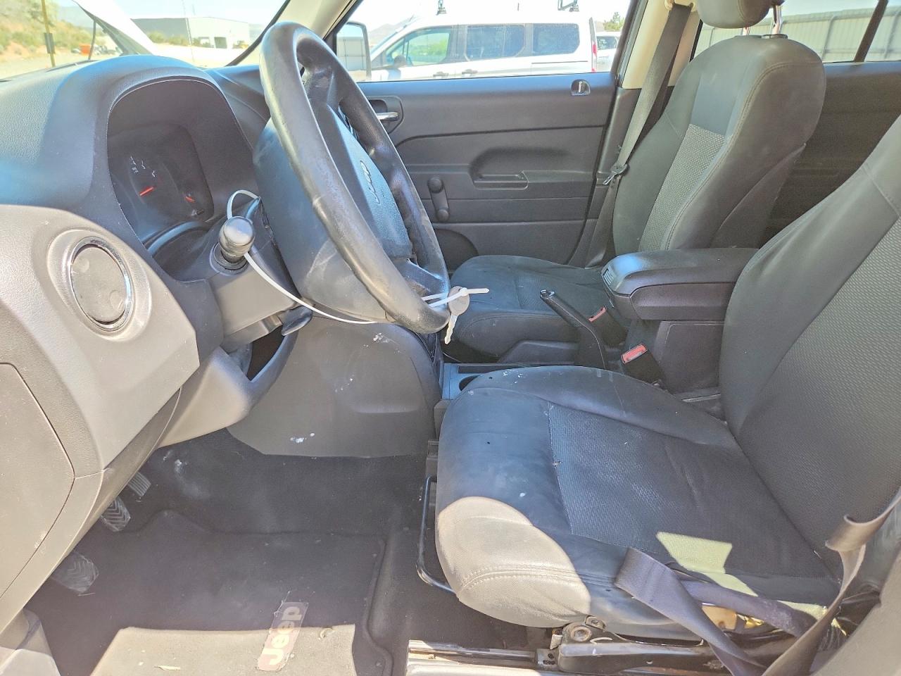 2010 Jeep Patriot Sport Белый vin: 1J4NT1GA9AD624675