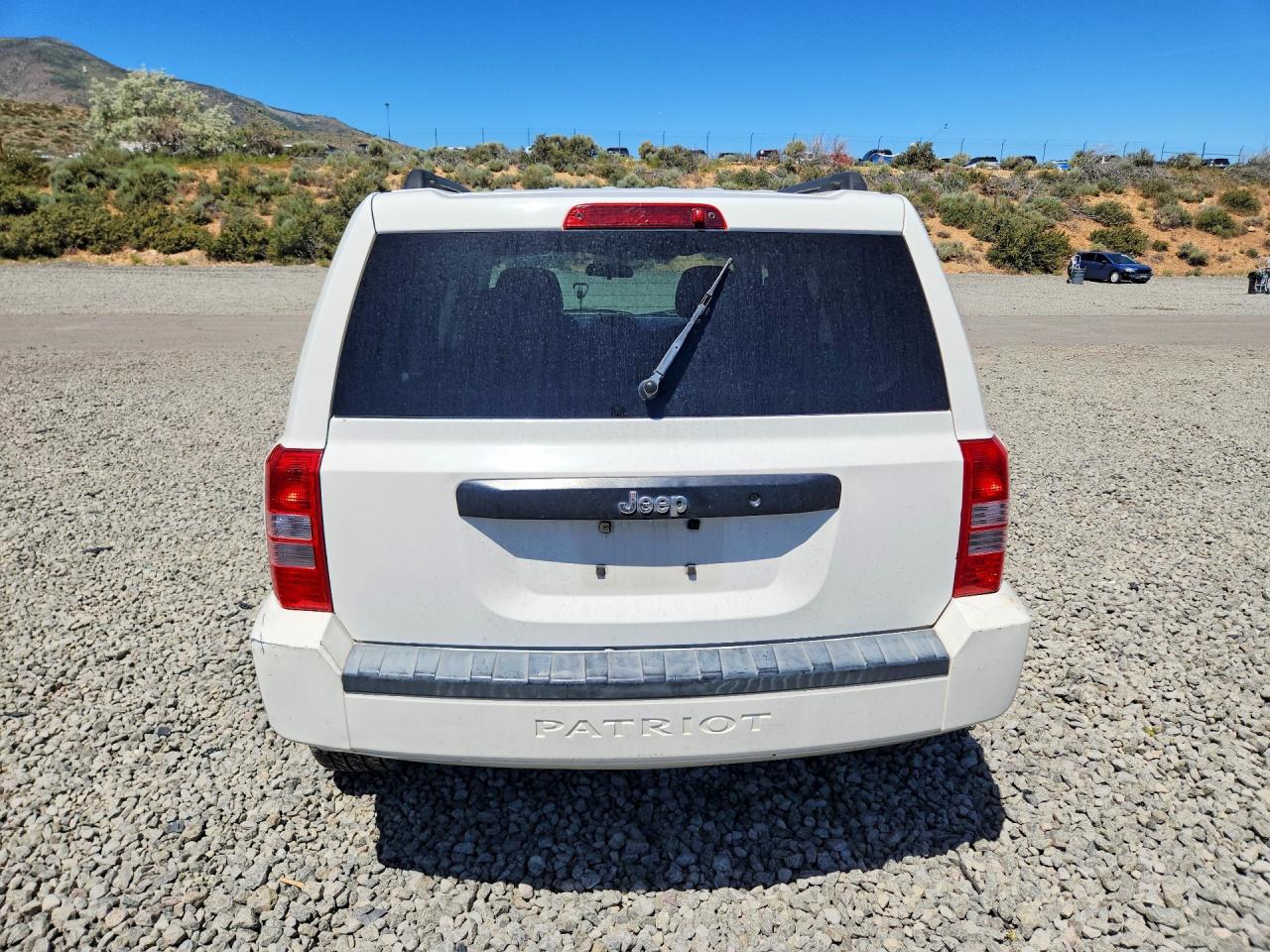 2010 Jeep Patriot Sport Белый vin: 1J4NT1GA9AD624675