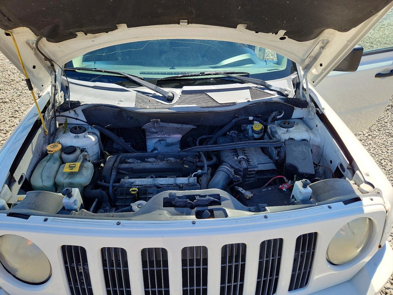 2010 Jeep Patriot Sport Белый vin: 1J4NT1GA9AD624675
