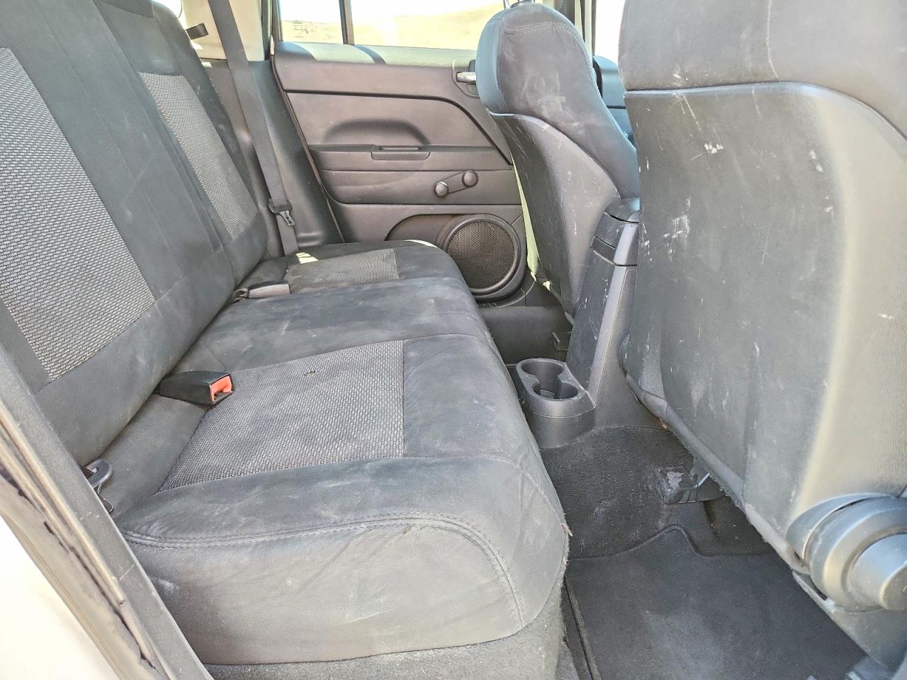 2010 Jeep Patriot Sport Белый vin: 1J4NT1GA9AD624675