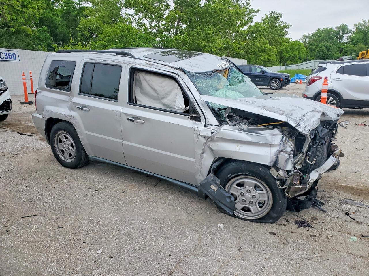 2010 Jeep Patriot Sport Silver vin: 1J4NT2GA9AD582854