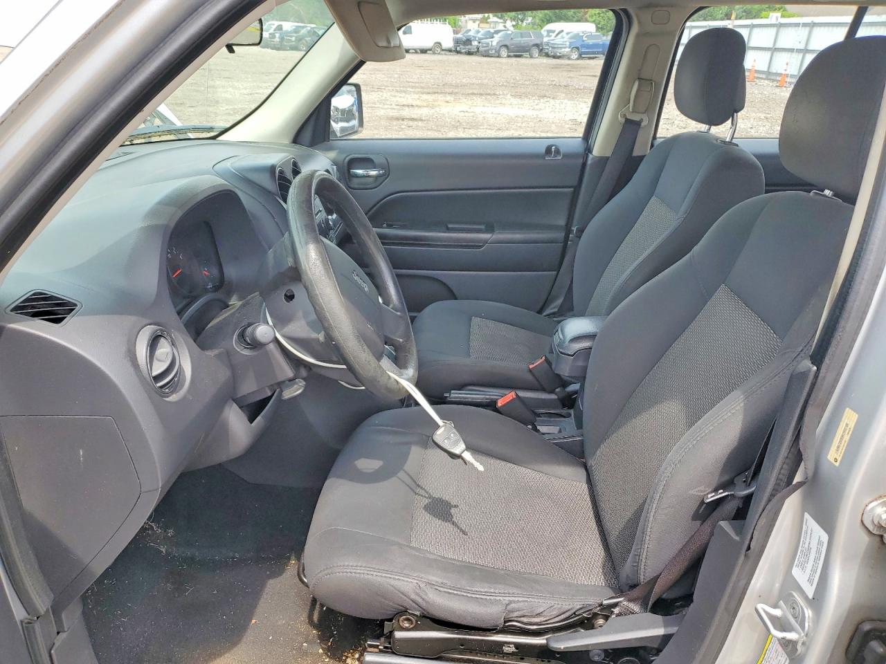 2010 Jeep Patriot Sport Silver vin: 1J4NT2GB5AD660104