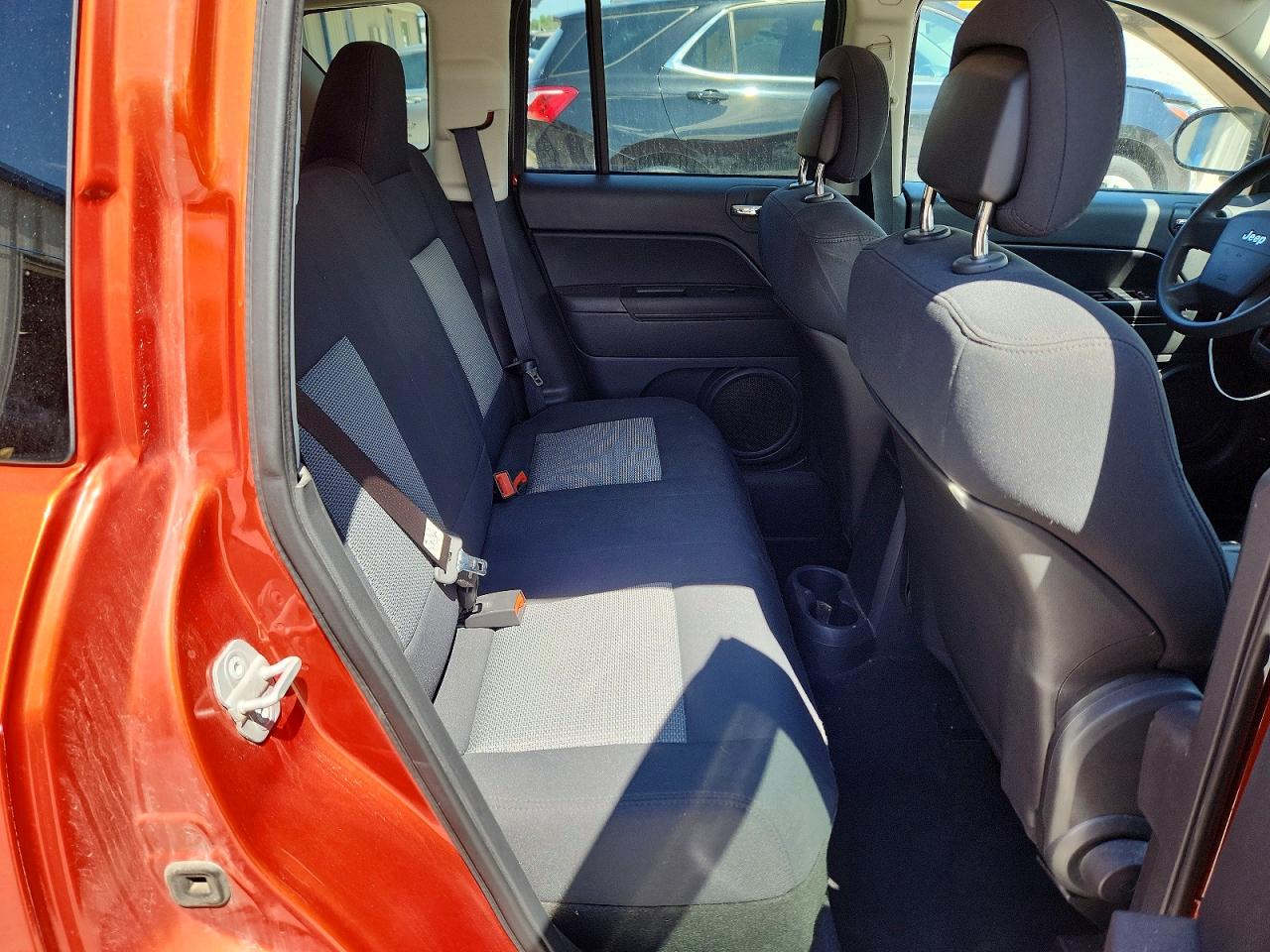 2010 Jeep Compass Sport Orange vin: 1J4NT4FA1AD504744