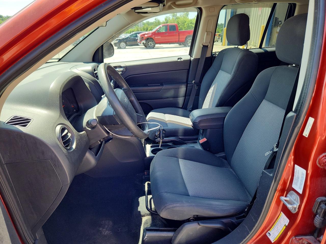 2010 Jeep Compass Sport Orange vin: 1J4NT4FA1AD504744