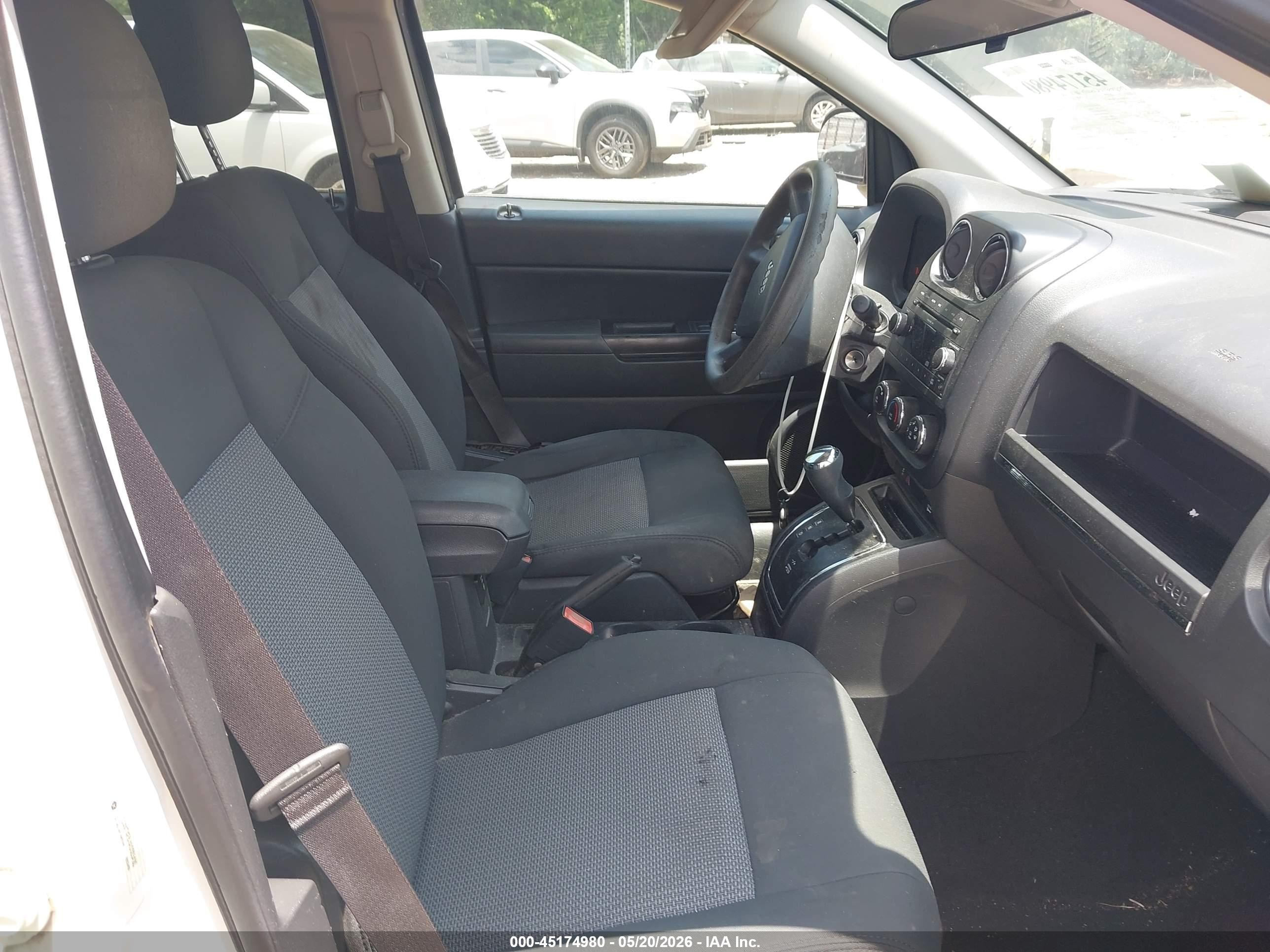 2010 Jeep Compass Sport White vin: 1J4NT4FB4AD585490