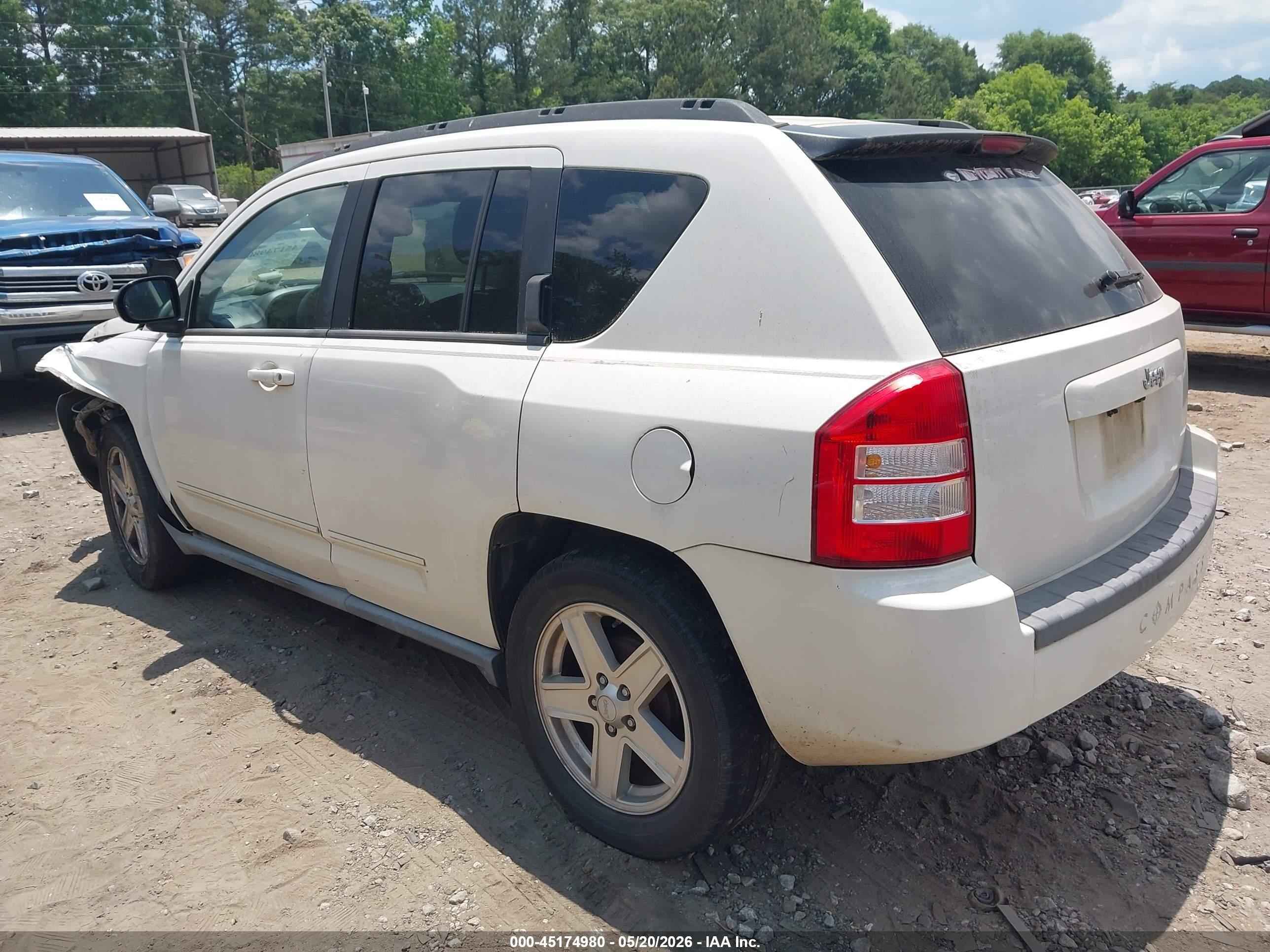 2010 Jeep Compass Sport White vin: 1J4NT4FB4AD585490