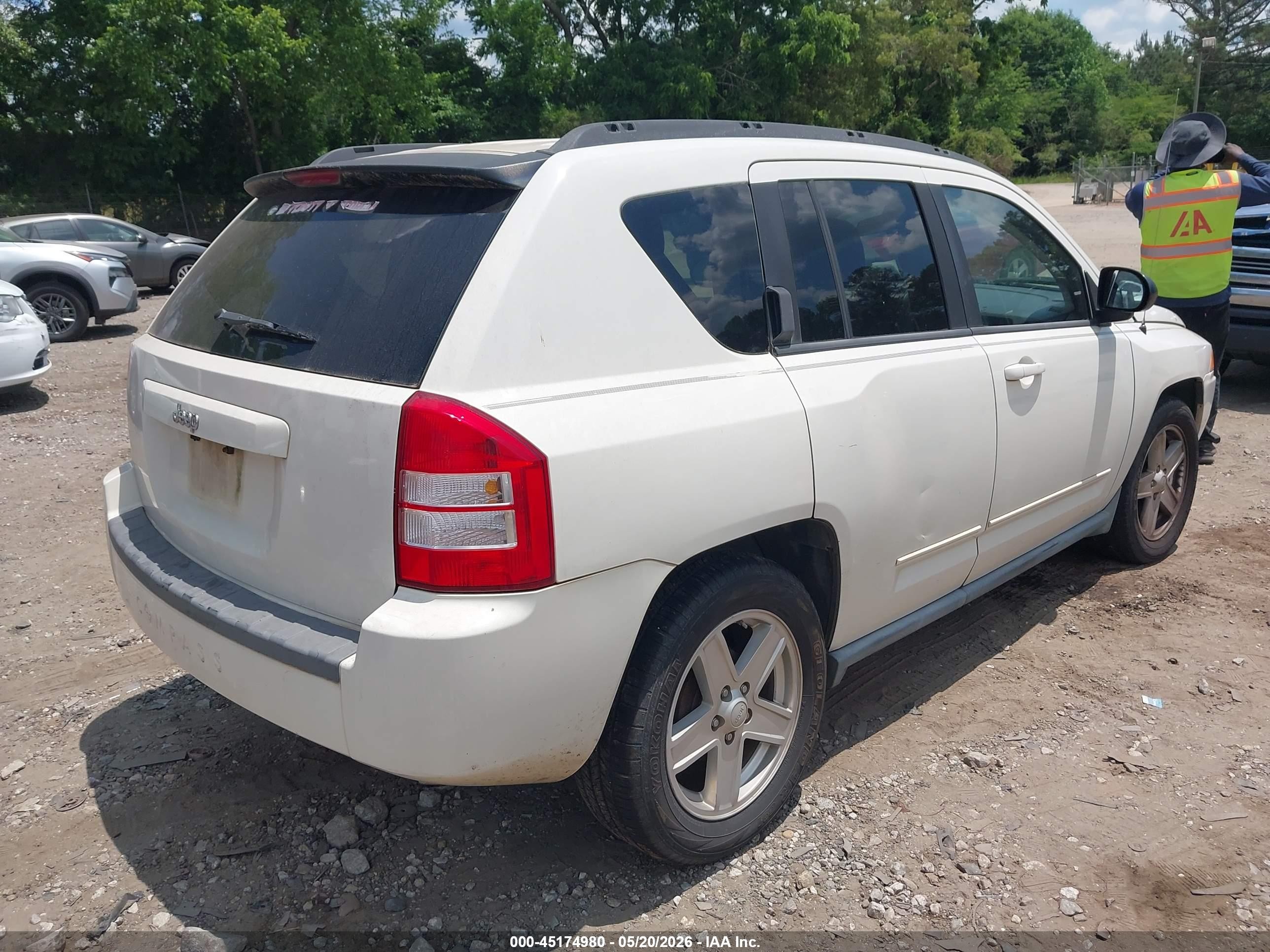 2010 Jeep Compass Sport White vin: 1J4NT4FB4AD585490