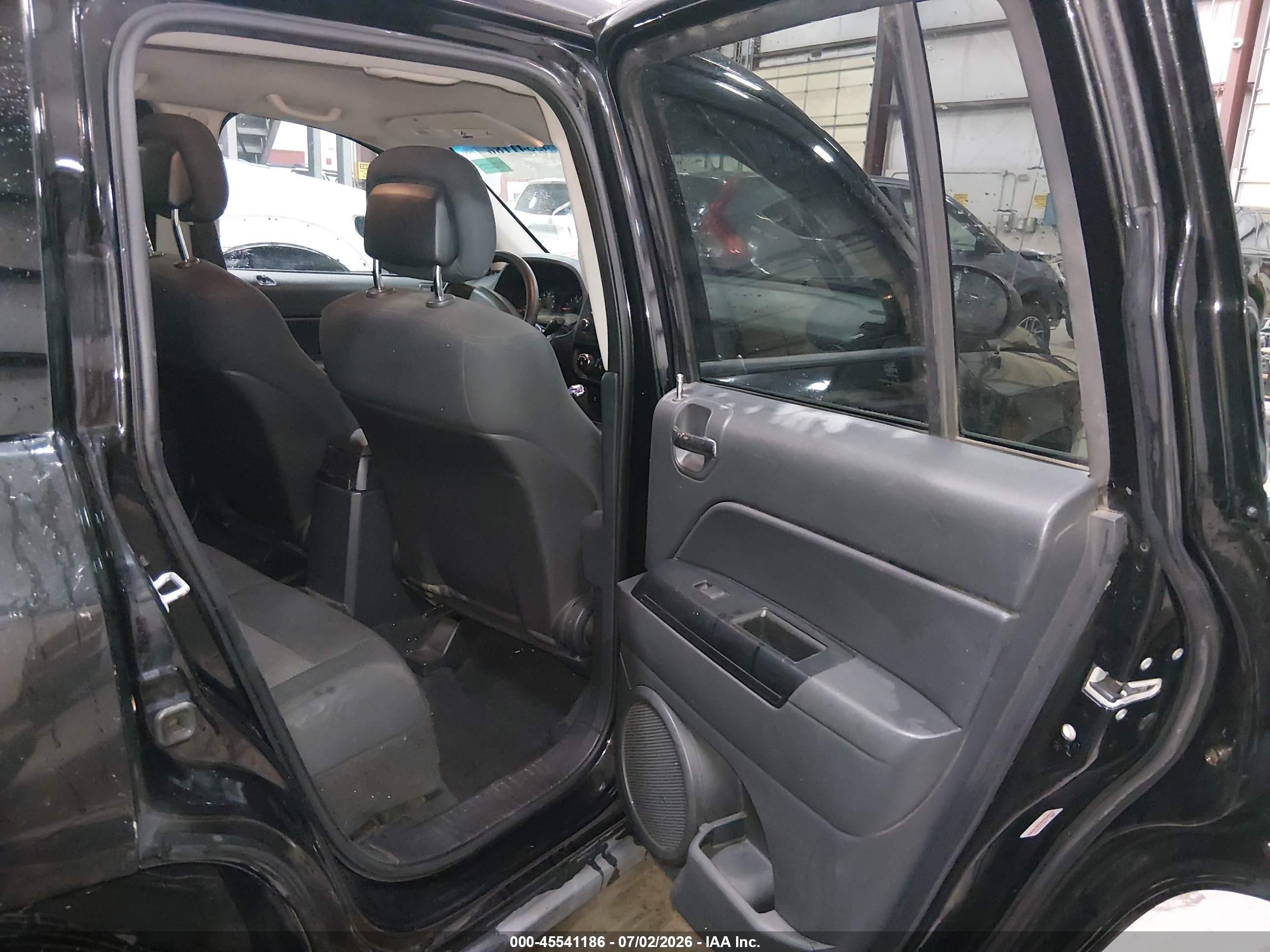2010 Jeep Compass Sport White vin: 1J4NT4FB6AD578699
