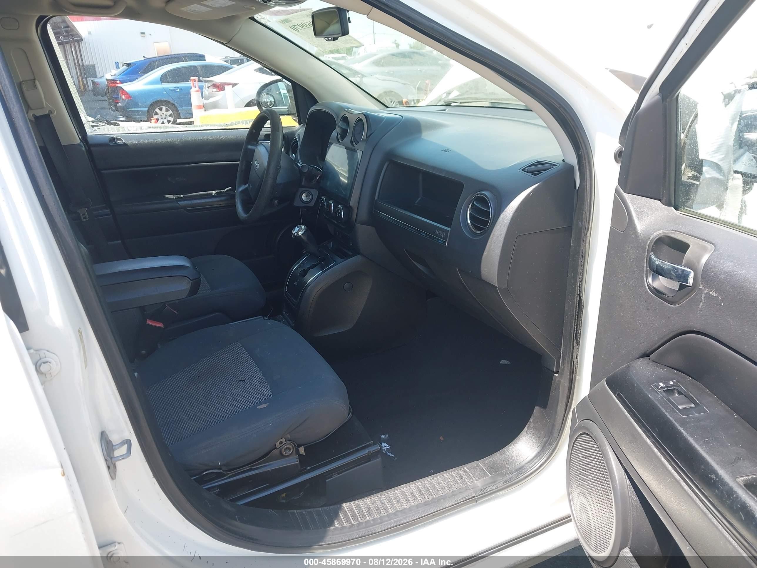 2010 Jeep Compass Sport White vin: 1J4NT4FB6AD601916