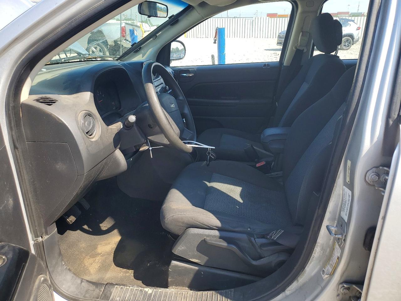 2010 Jeep Compass Sport Silver vin: 1J4NT4FB6AD622748