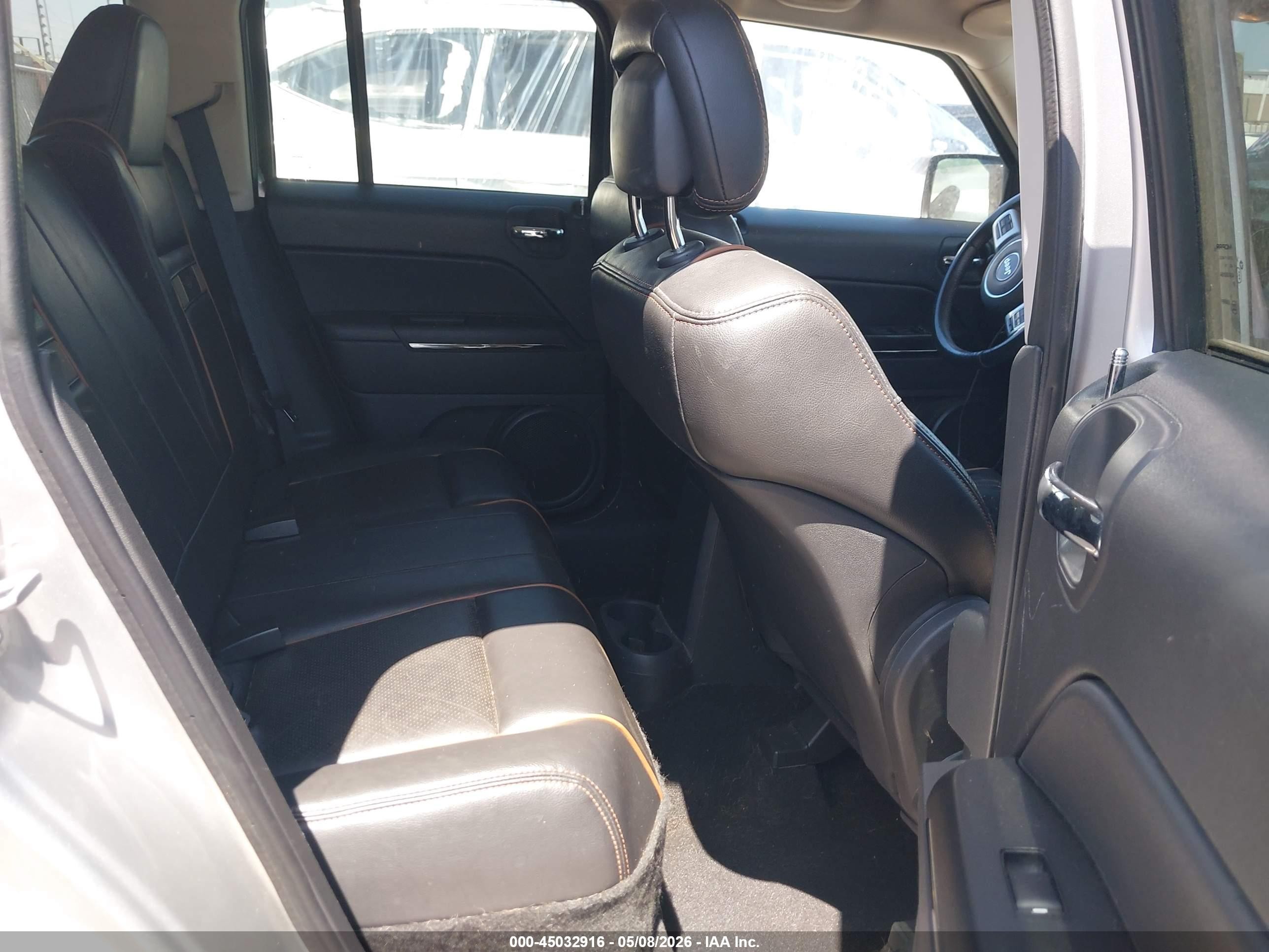 2011 Jeep Patriot Latitude X Silver vin: 1J4NT4GB2BD169213