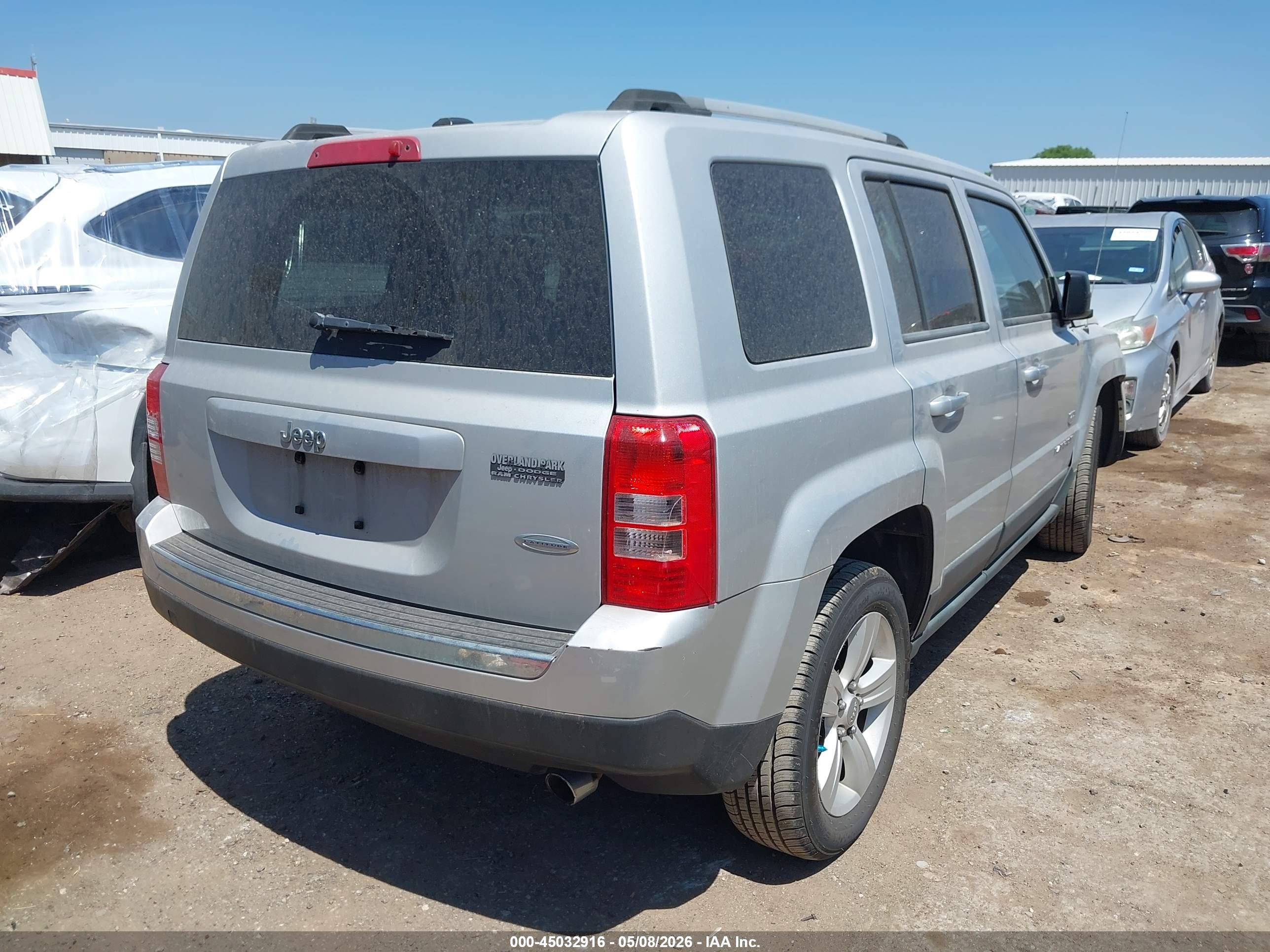 2011 Jeep Patriot Latitude X Silver vin: 1J4NT4GB2BD169213
