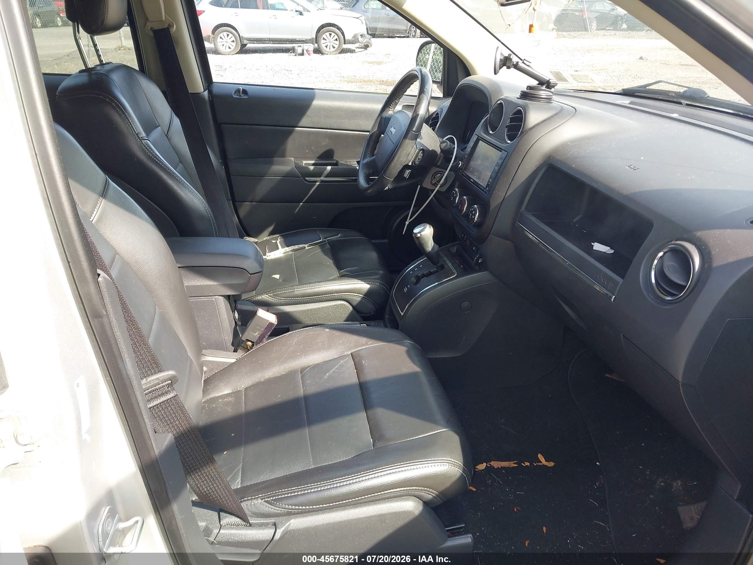 2010 Jeep Compass Limited Silver vin: 1J4NT5FB1AD526659