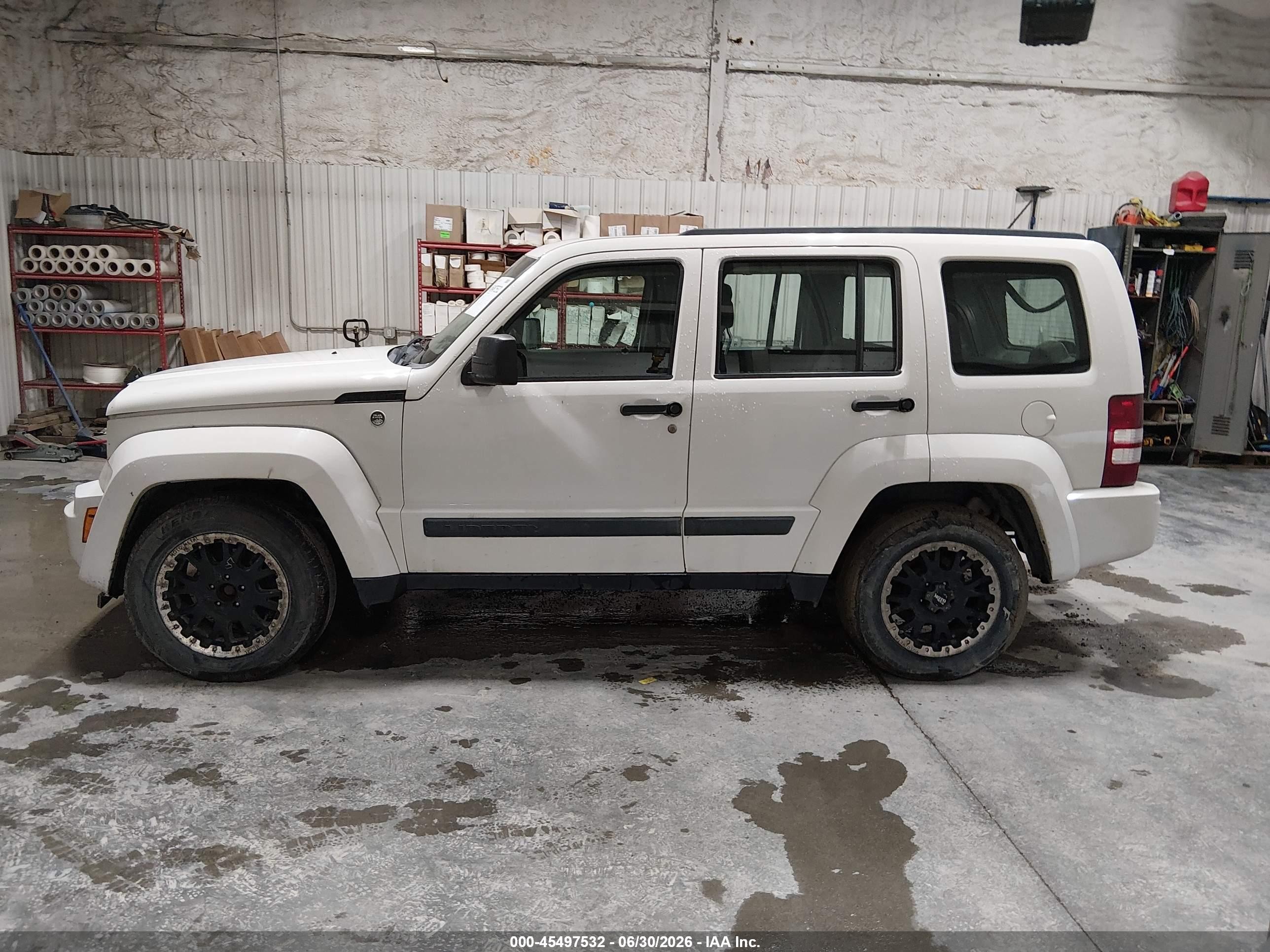 2010 Jeep Liberty Sport White vin: 1J4PN2GK0AW105942