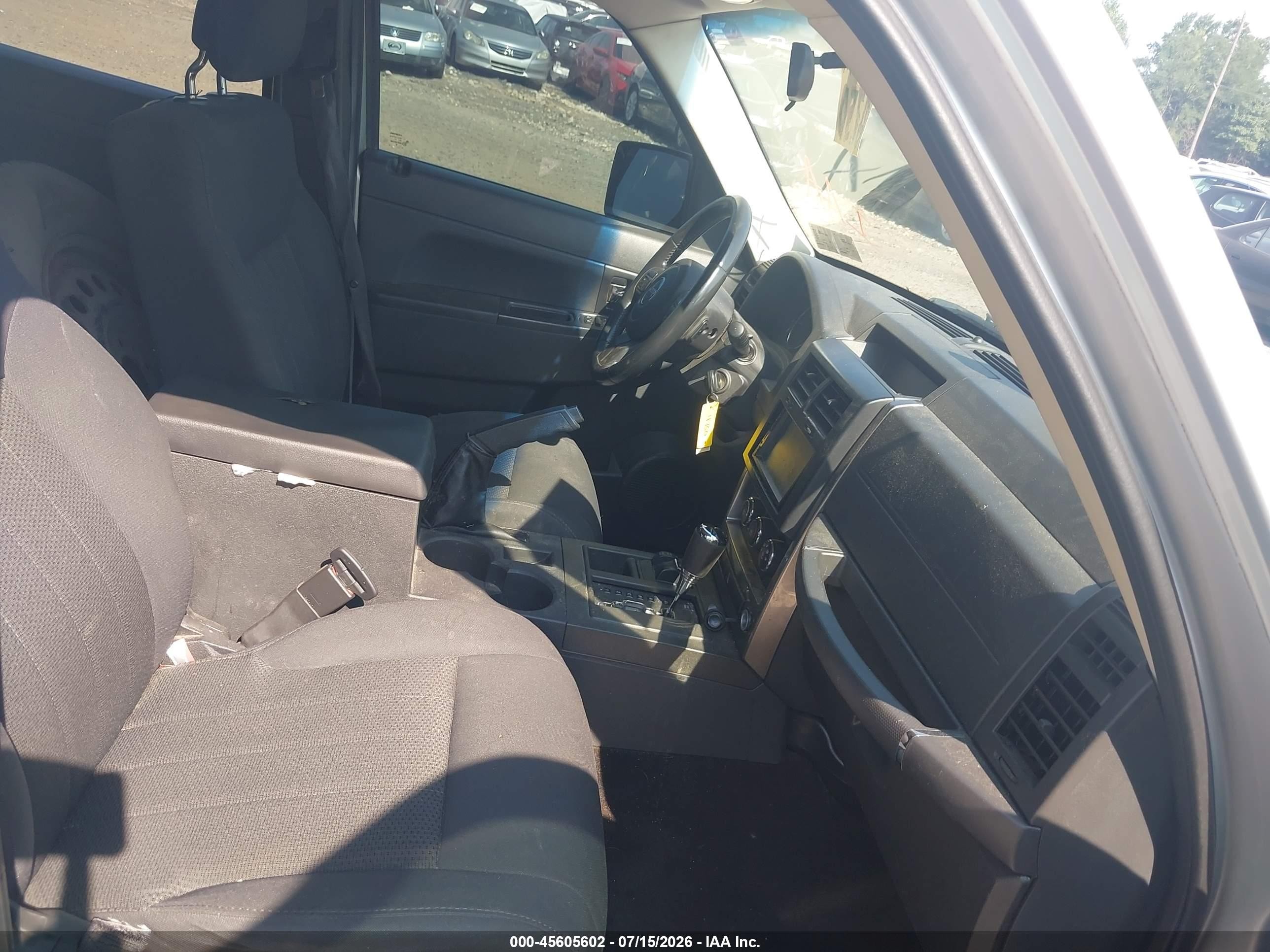 2011 Jeep Liberty Sport Серебряный vin: 1J4PN2GK0BW529705