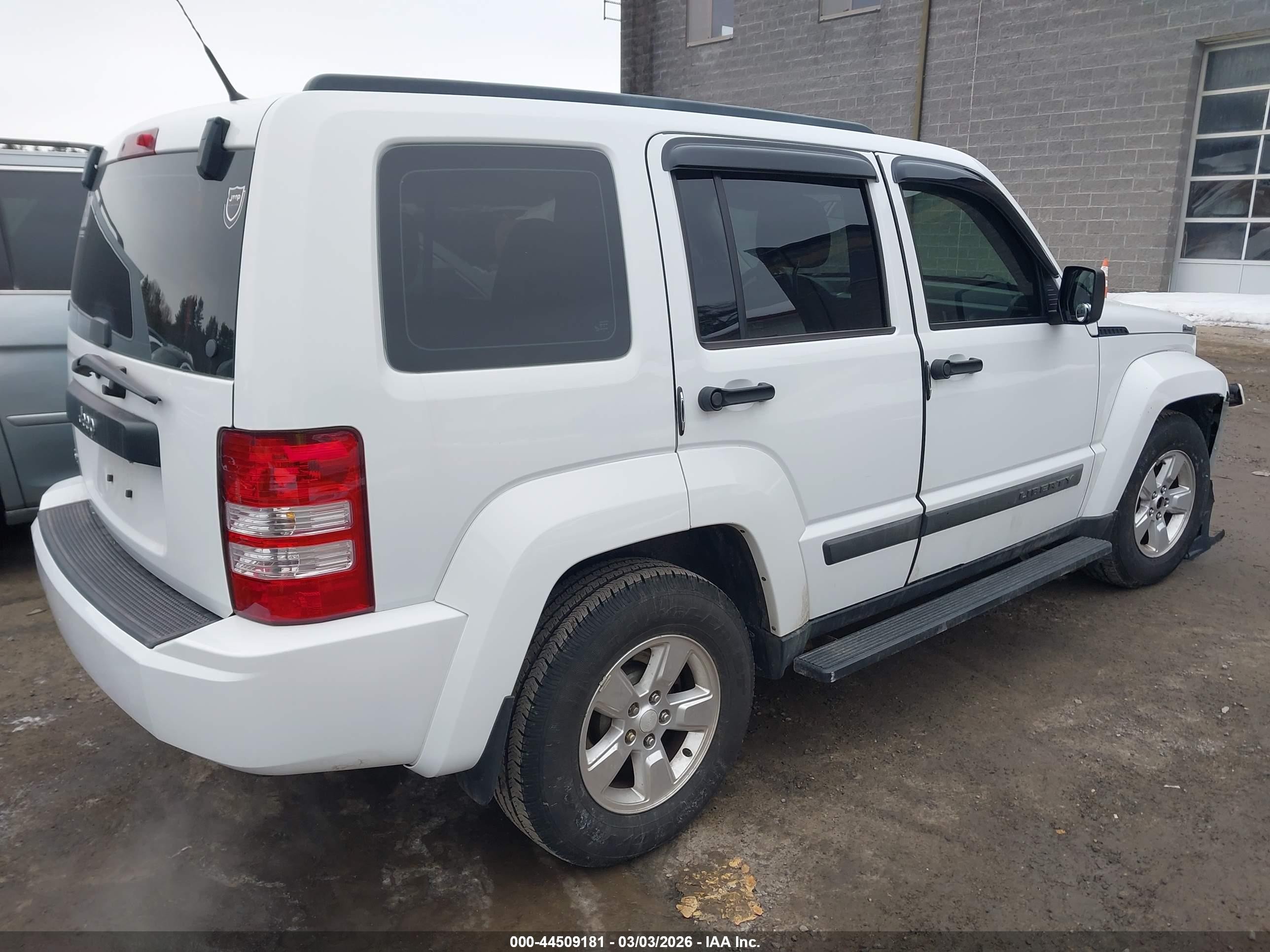 2011 Jeep Liberty Sport Белый vin: 1J4PN2GK0BW530210