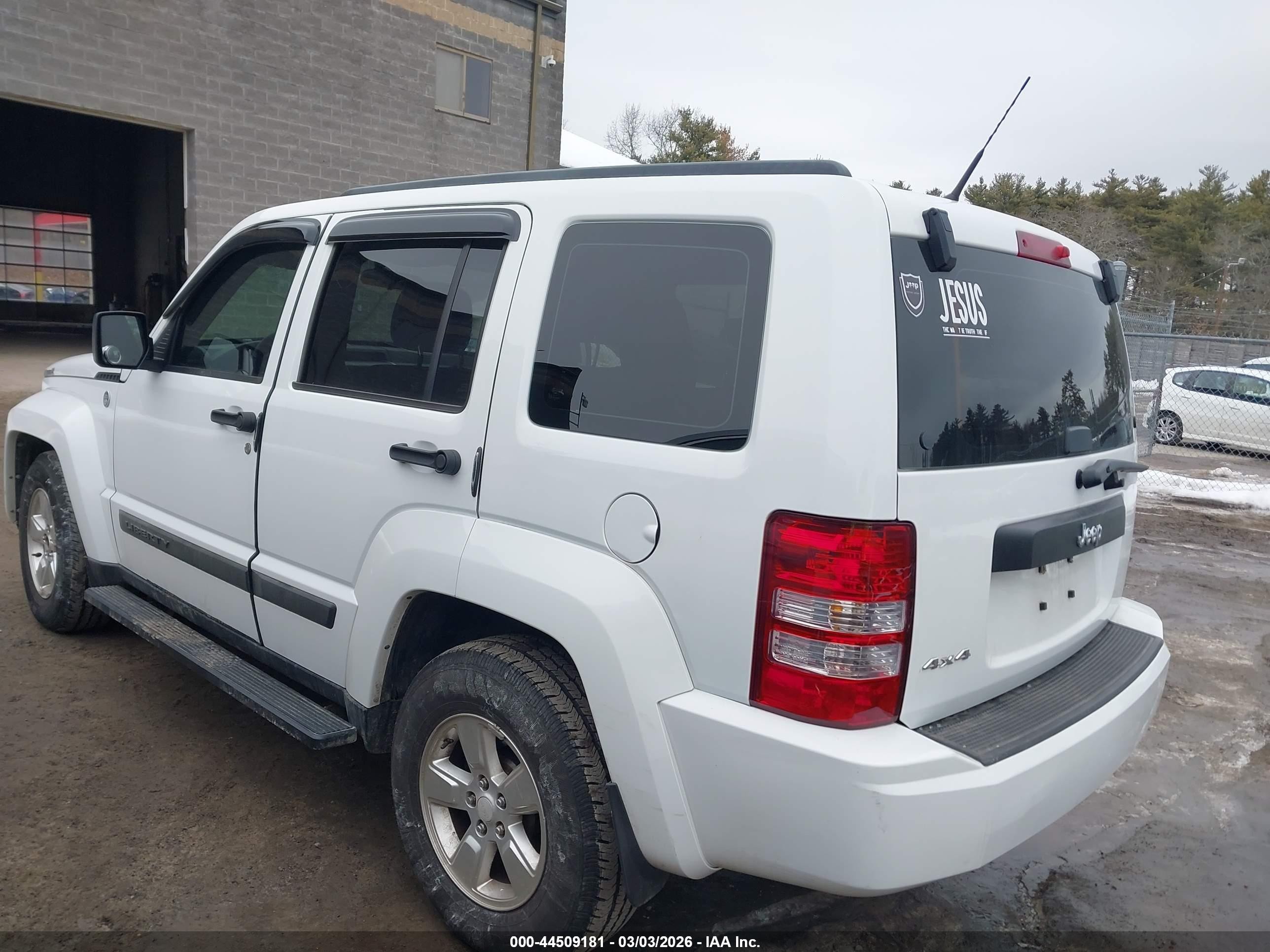2011 Jeep Liberty Sport Белый vin: 1J4PN2GK0BW530210
