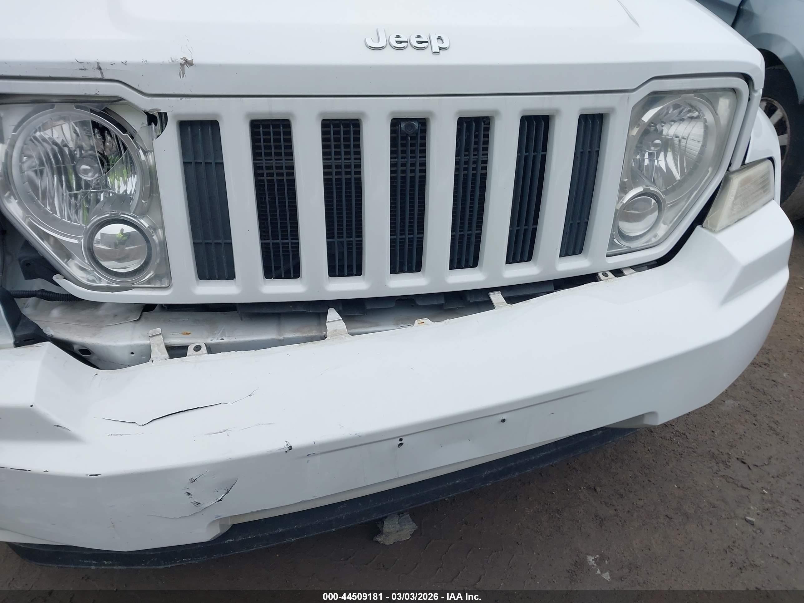 2011 Jeep Liberty Sport Белый vin: 1J4PN2GK0BW530210