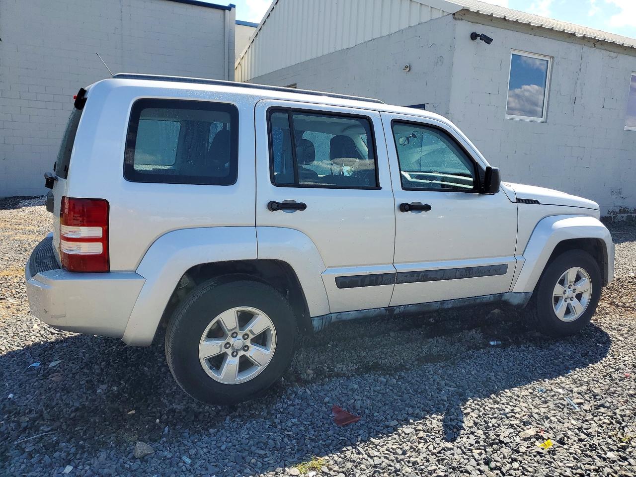 2011 Jeep Liberty Sport Silver vin: 1J4PN2GK0BW584624