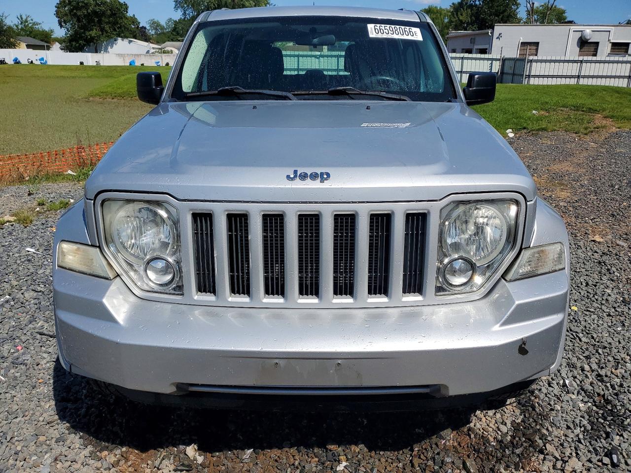 2011 Jeep Liberty Sport Silver vin: 1J4PN2GK0BW584624