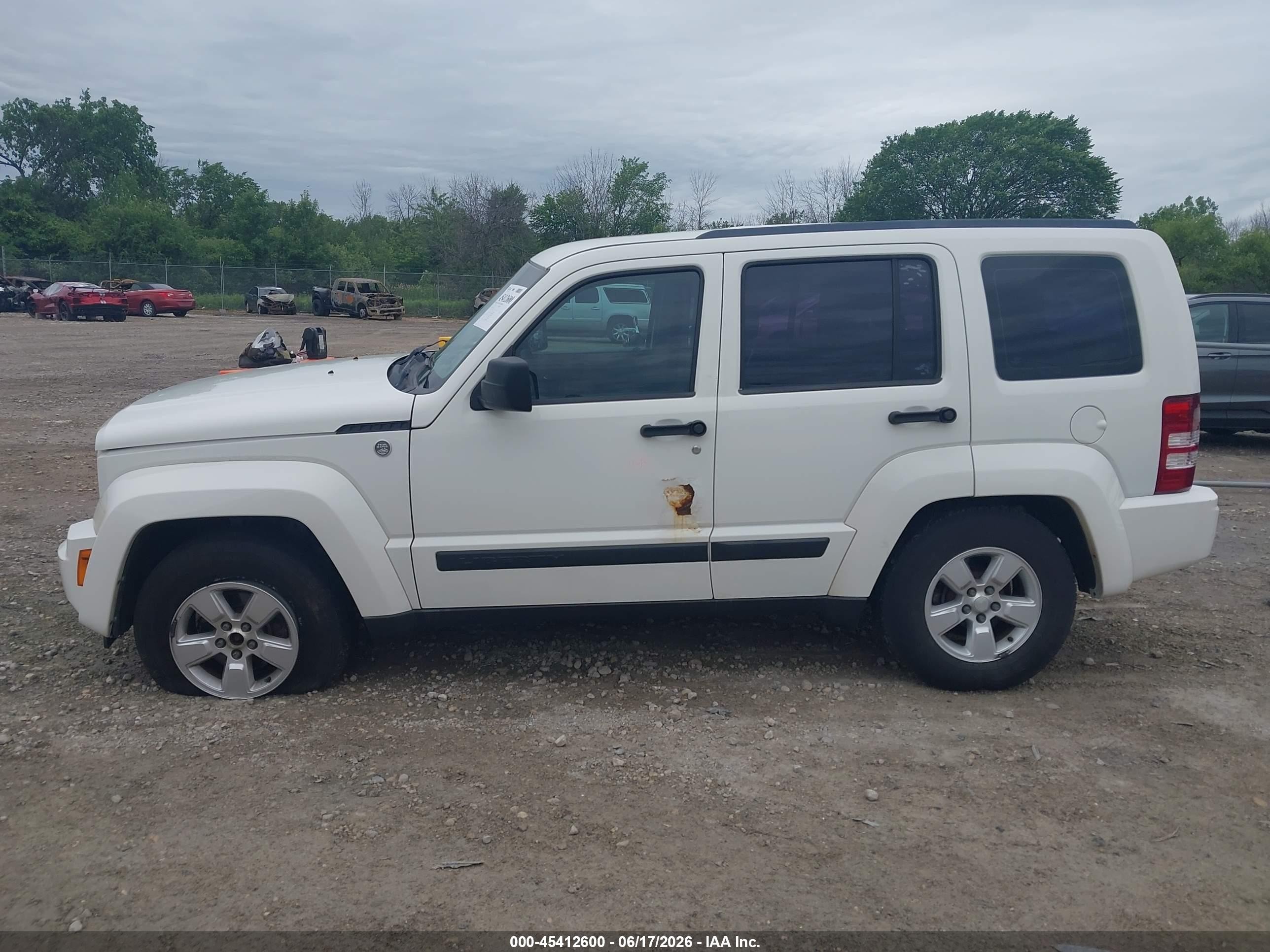 2010 Jeep Liberty Sport White vin: 1J4PN2GK2AW133144