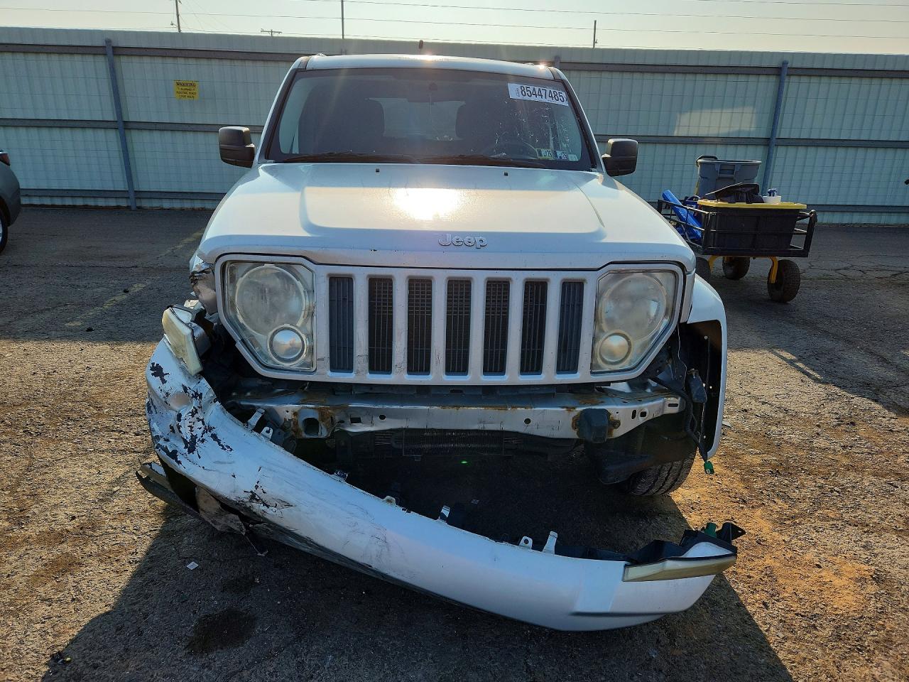 2011 Jeep Liberty Sport Серебряный vin: 1J4PN2GK2BW546697
