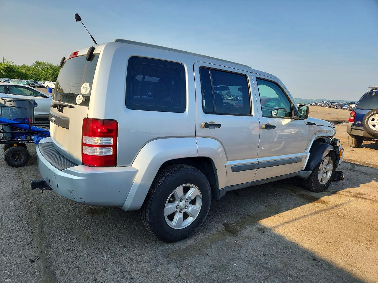 2011 Jeep Liberty Sport Серебряный vin: 1J4PN2GK2BW546697