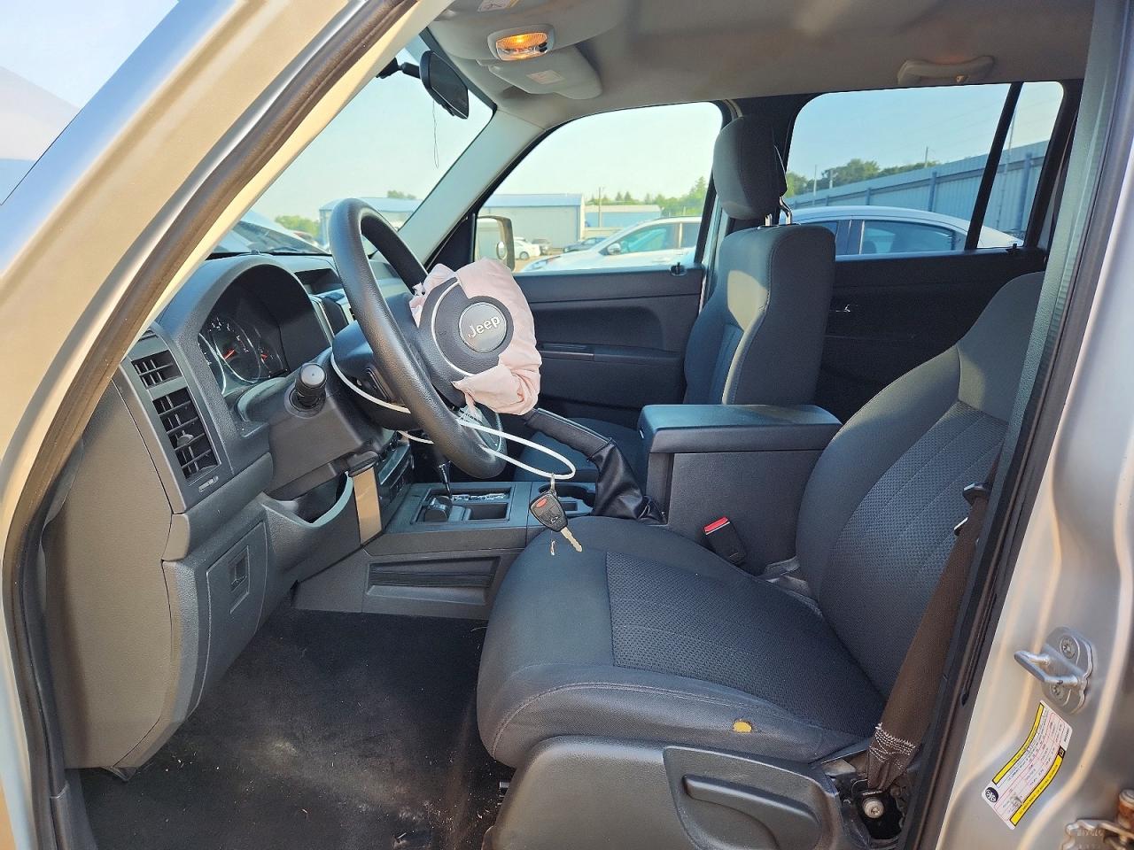 2011 Jeep Liberty Sport Серебряный vin: 1J4PN2GK2BW546697