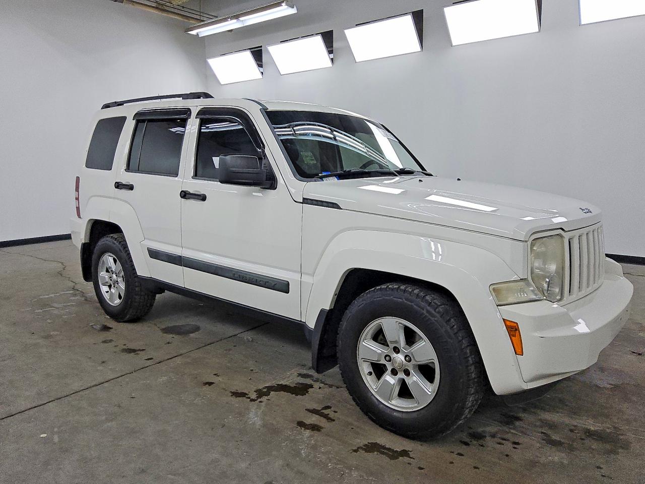 2010 Jeep Liberty Sport White vin: 1J4PN2GK3AW110438