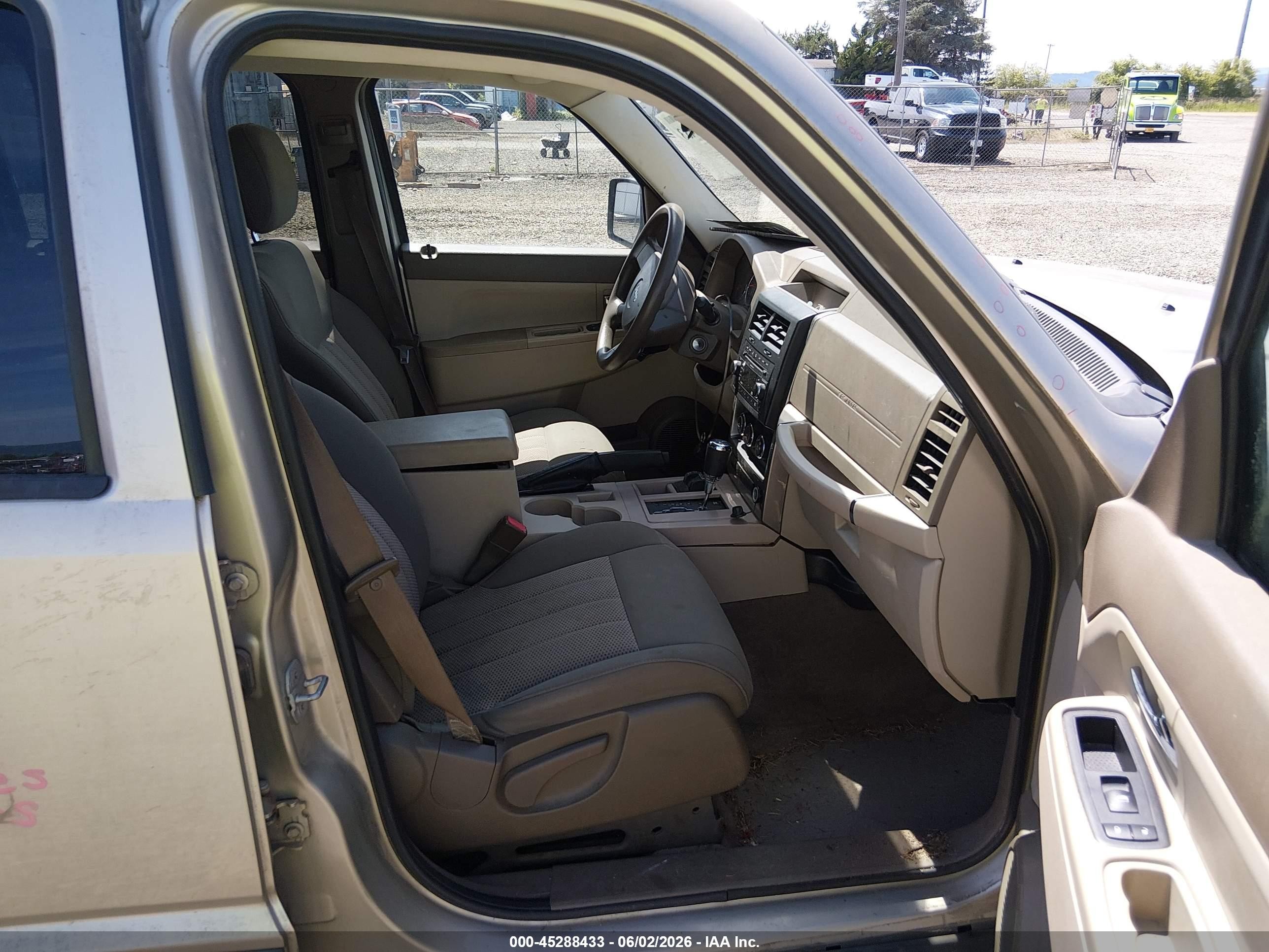 2010 Jeep Liberty Sport Коричневый vin: 1J4PN2GK3AW130818