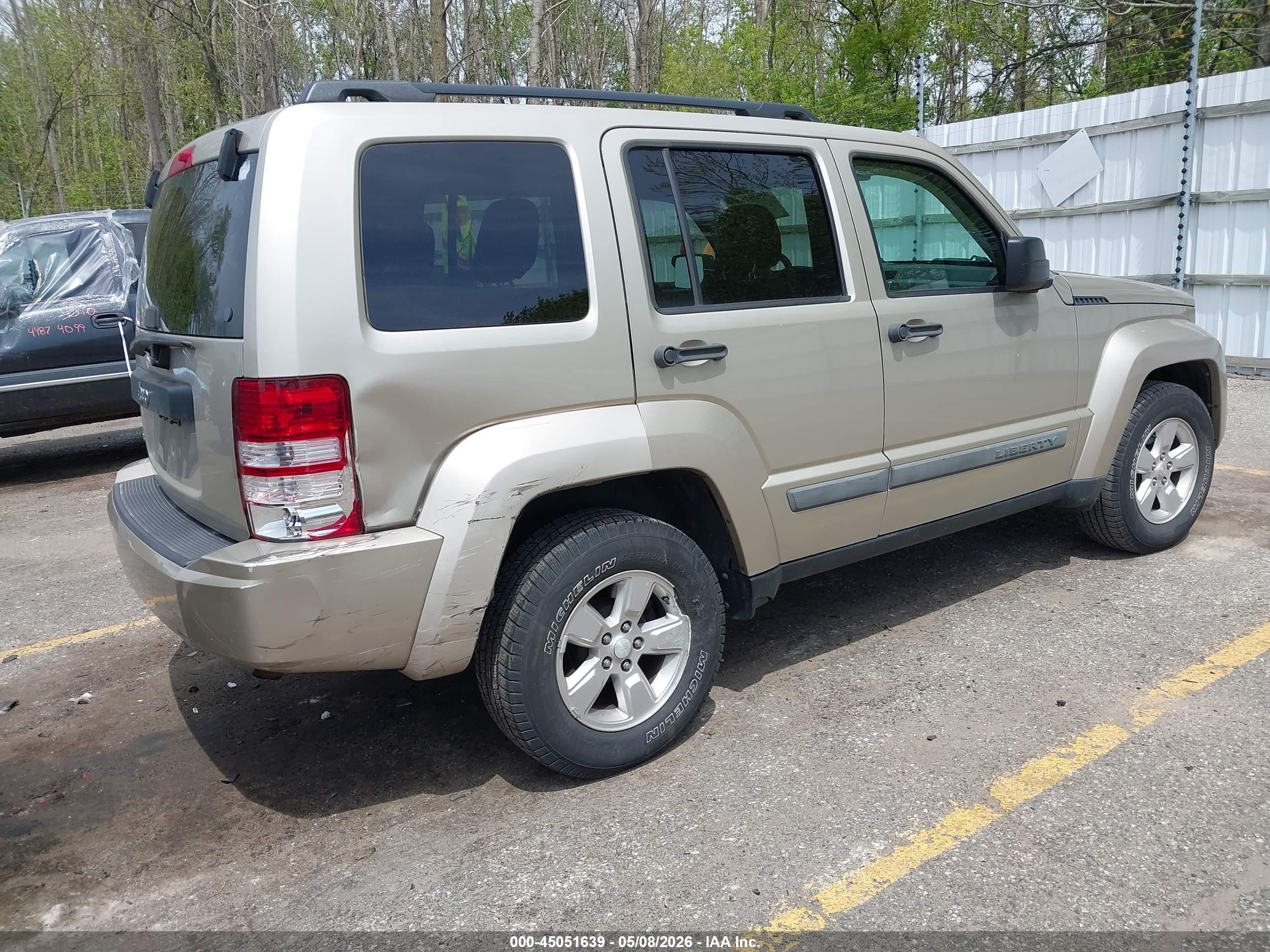 2010 Jeep Liberty Sport Бежевый vin: 1J4PN2GK3AW149711