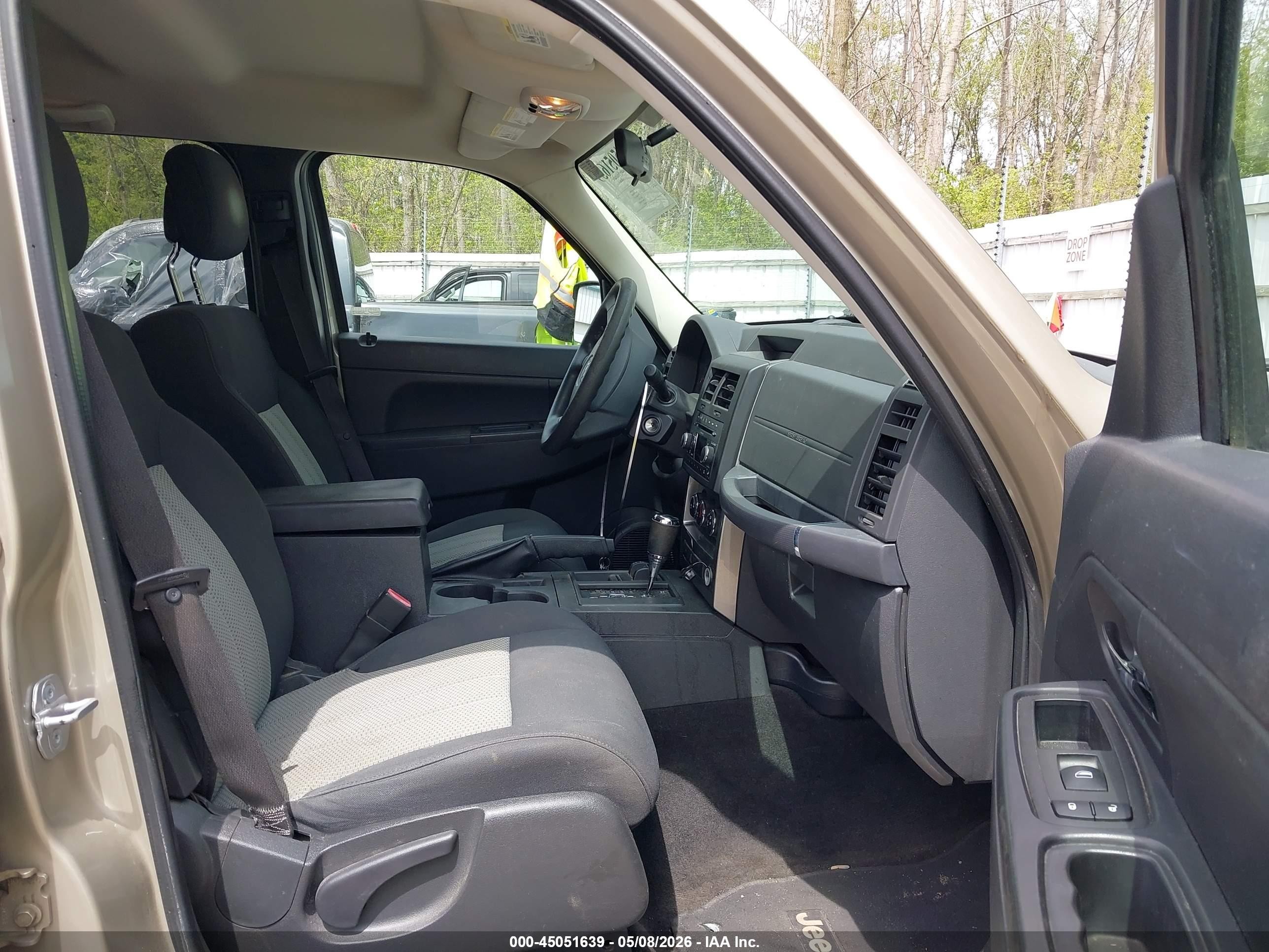 2010 Jeep Liberty Sport Бежевый vin: 1J4PN2GK3AW149711