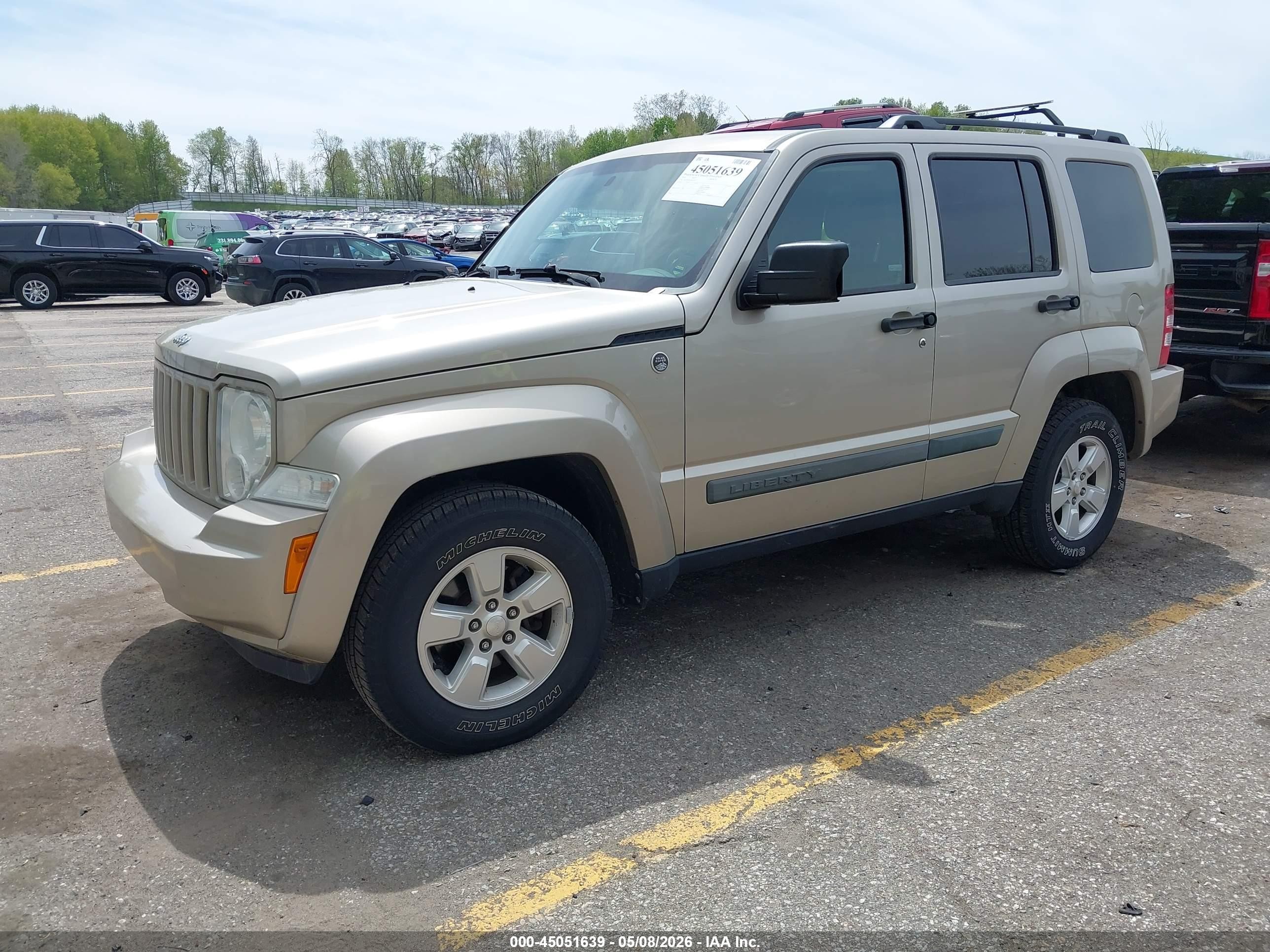 2010 Jeep Liberty Sport Бежевый vin: 1J4PN2GK3AW149711