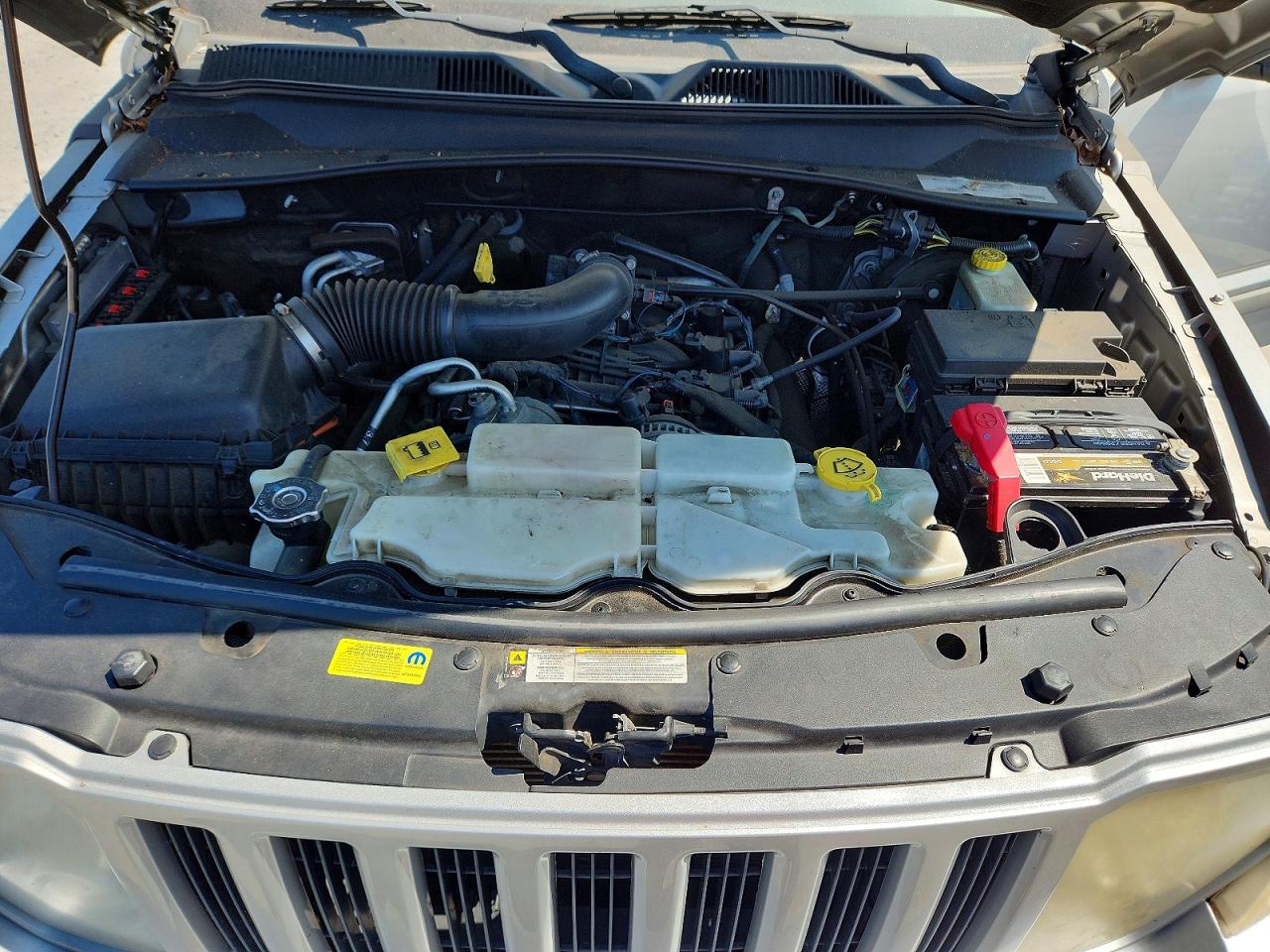 2011 Jeep Liberty Sport Серебряный vin: 1J4PN2GK3BW553836