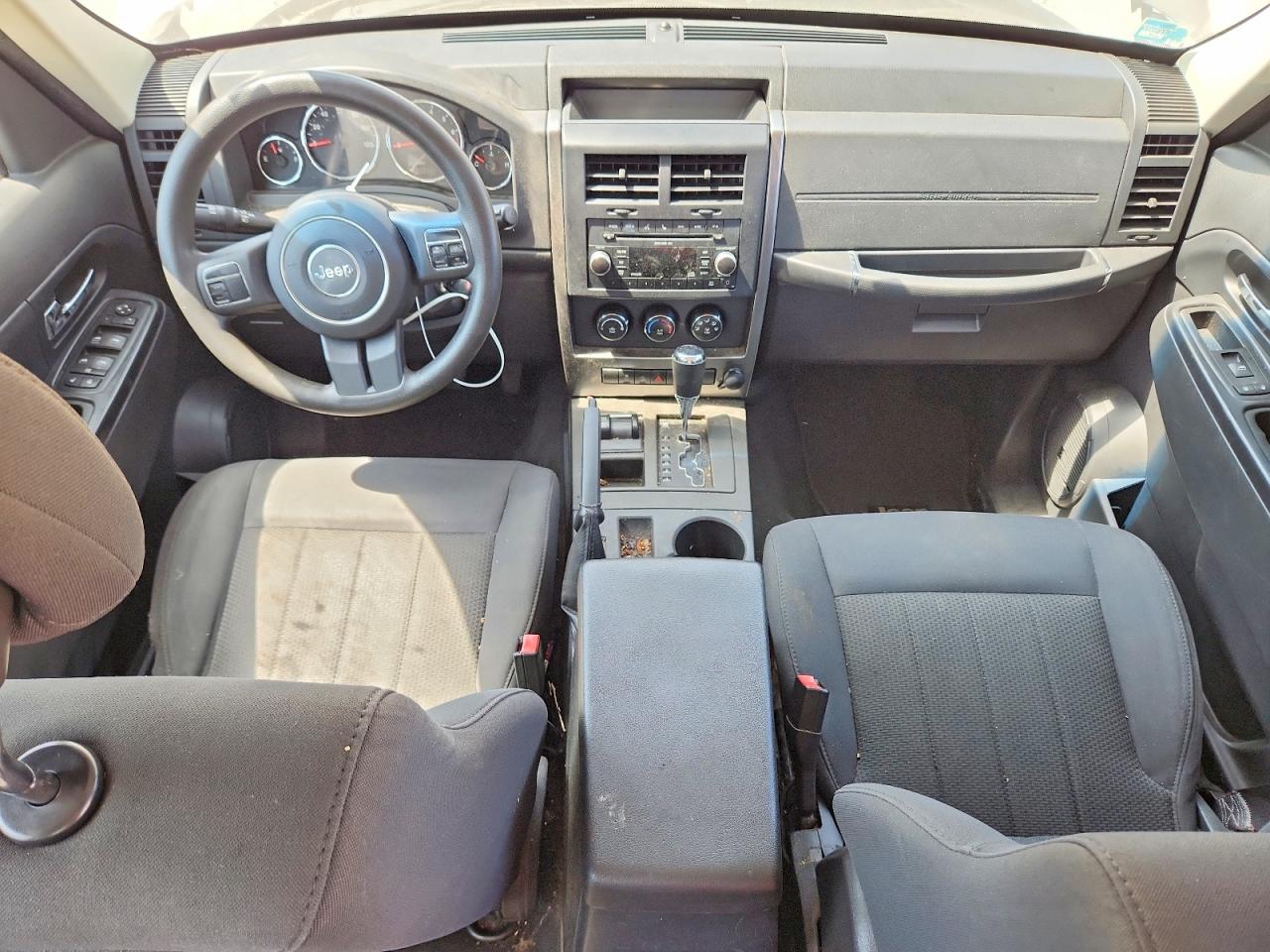 2011 Jeep Liberty Sport Серебряный vin: 1J4PN2GK3BW553836
