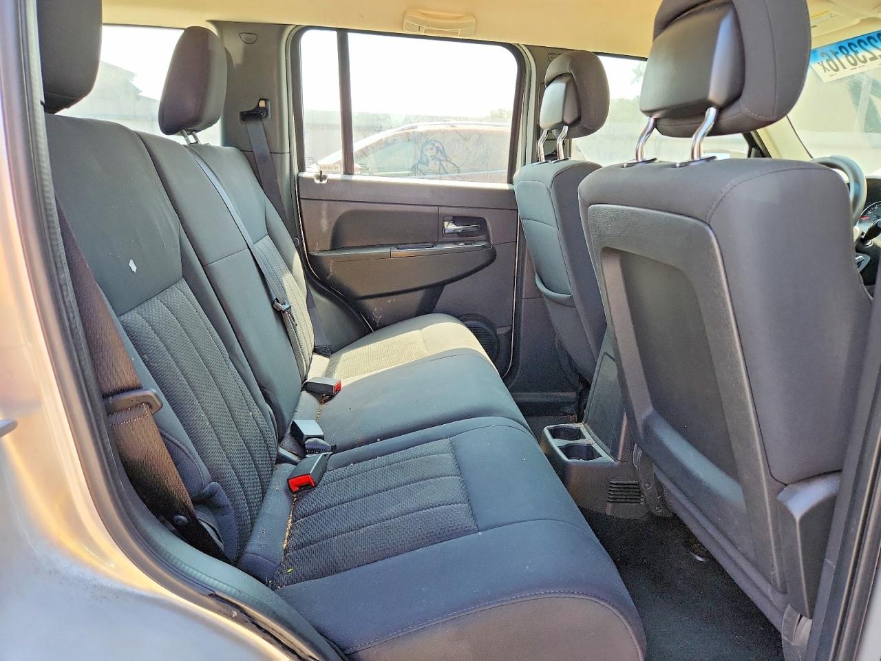 2011 Jeep Liberty Sport Серебряный vin: 1J4PN2GK3BW553836